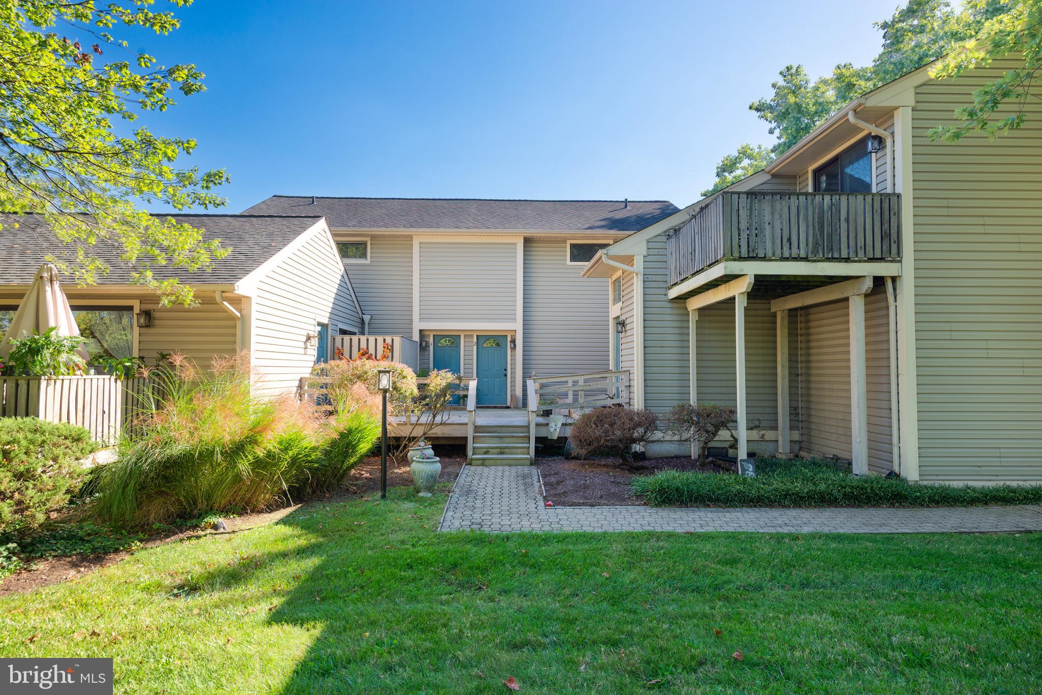1 Compass Cir  