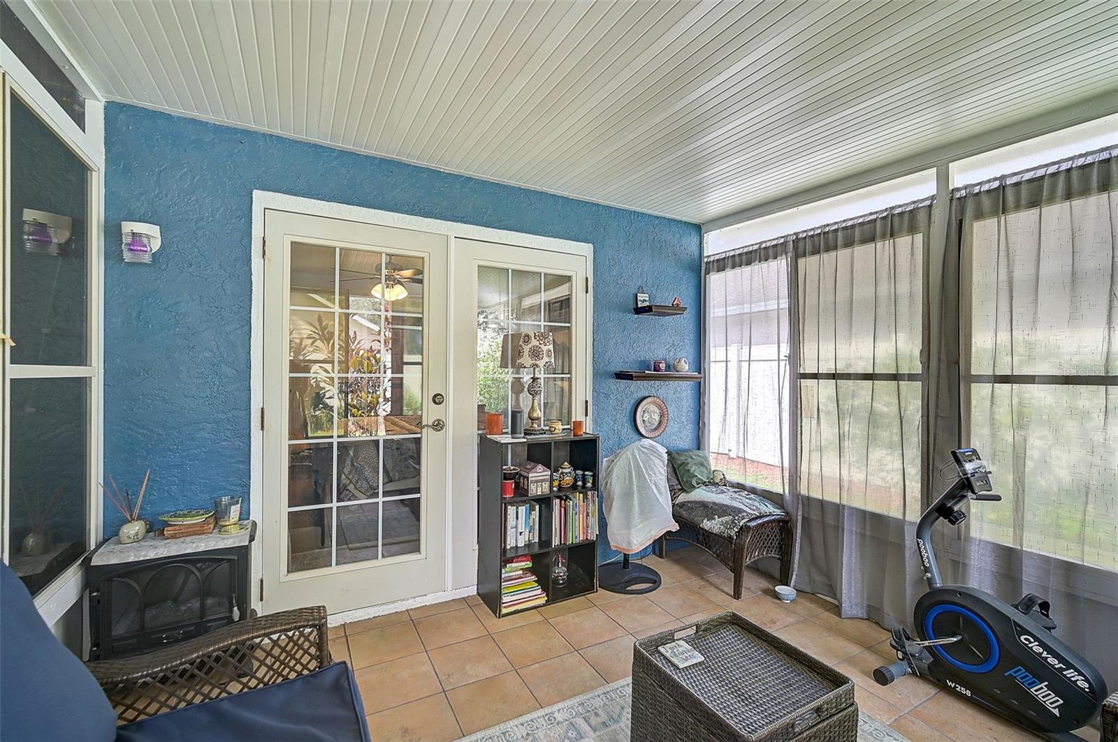 3611 Chinaberry Lane