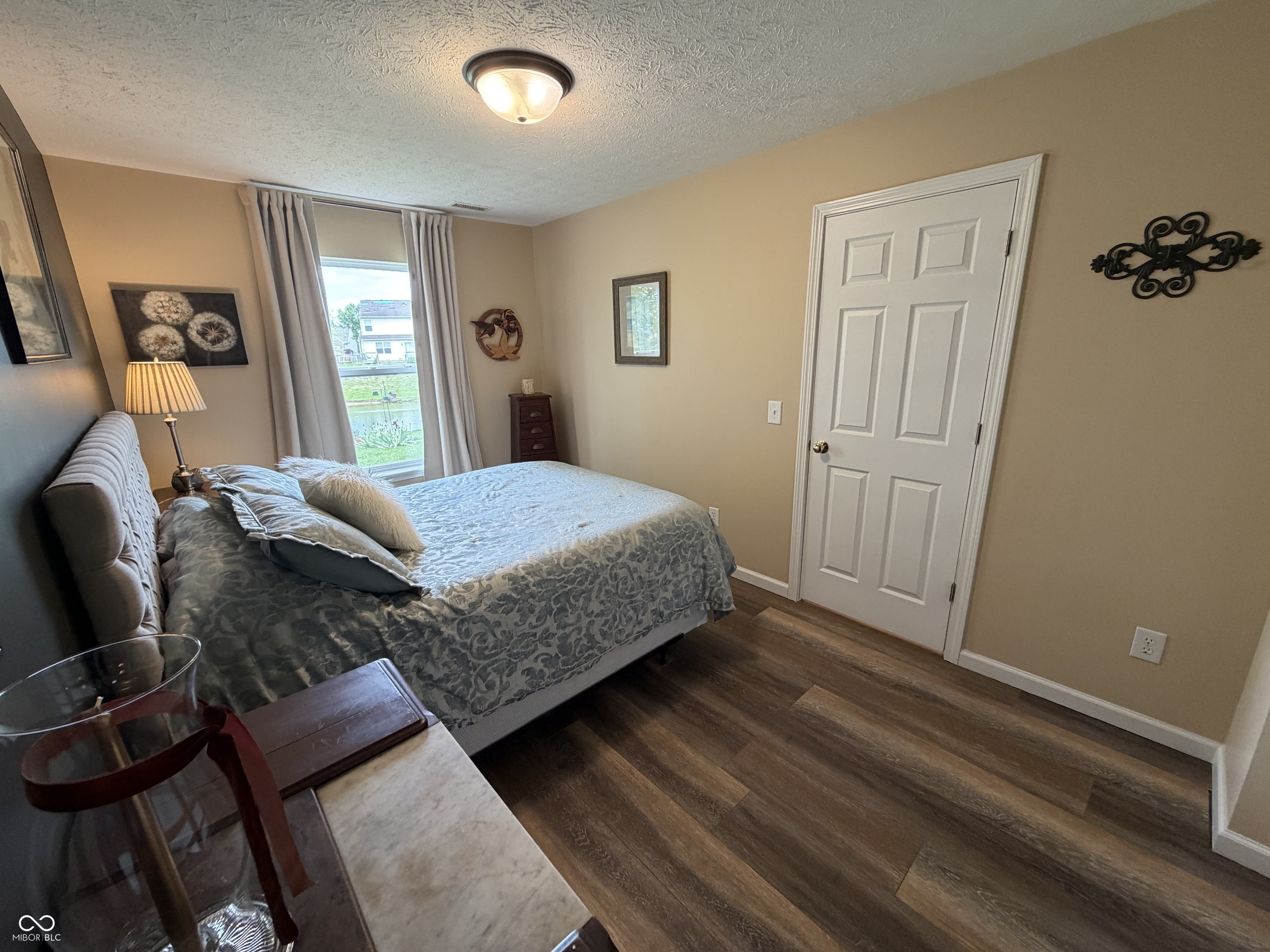 5752 Columbia Circle S