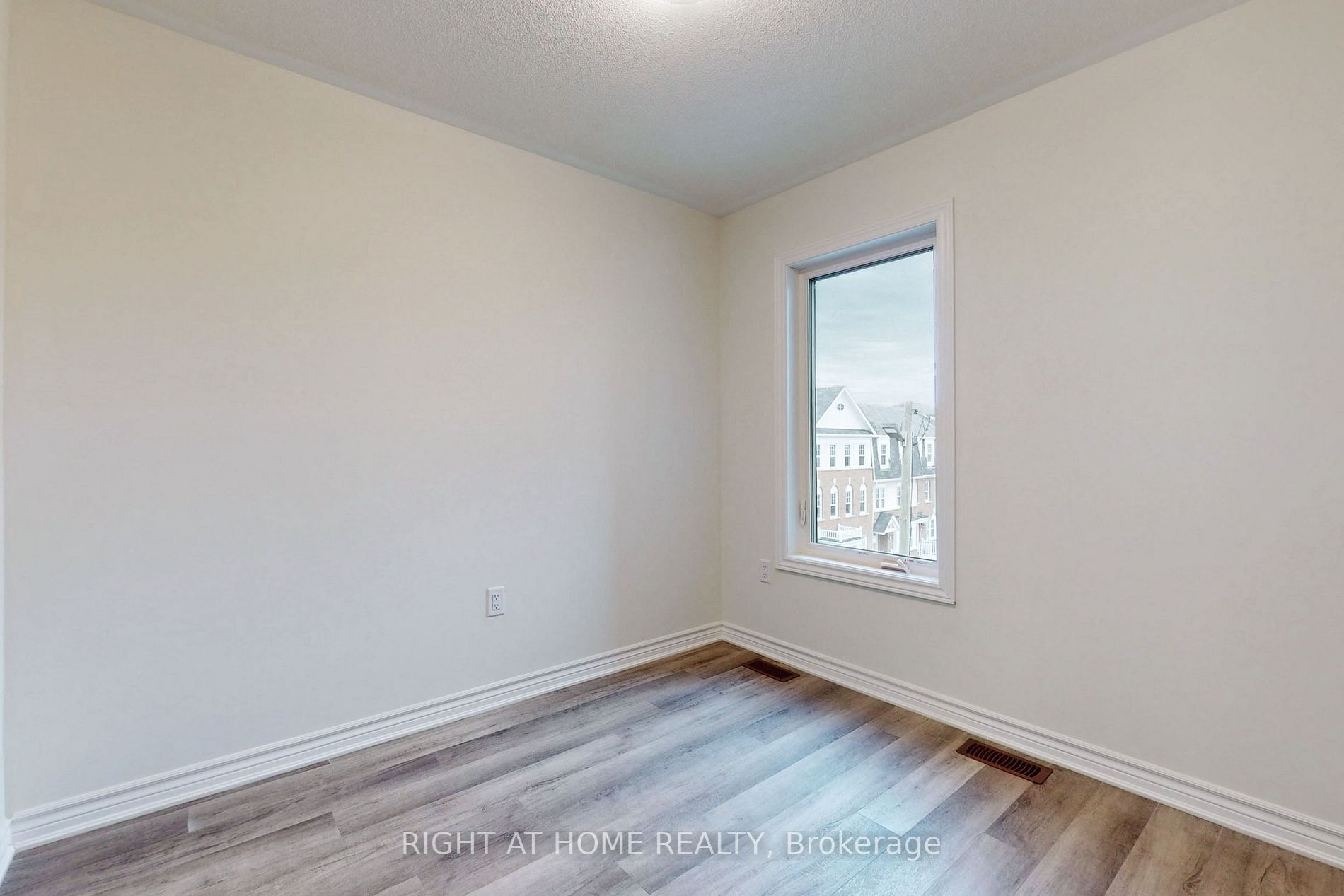 1034 Reflection Pl 207