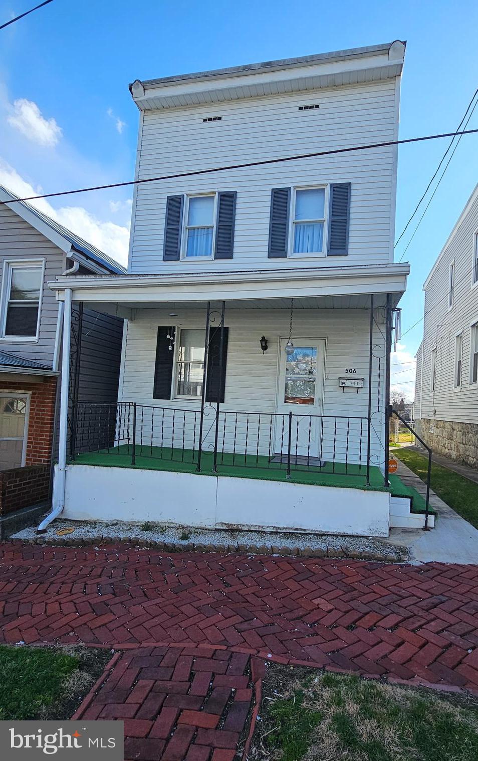 506 Linden St  
