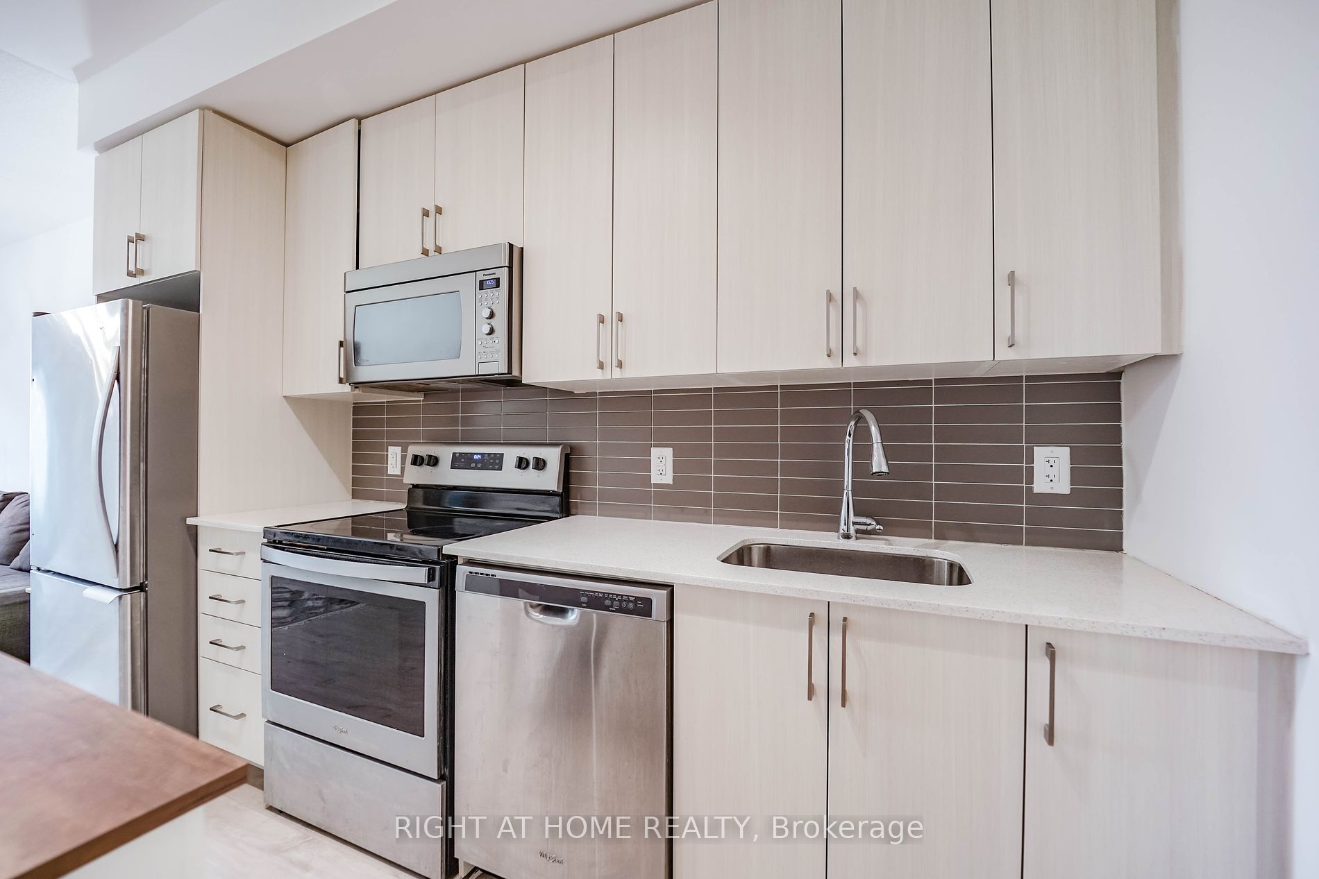 591 E Sheppard Ave 705