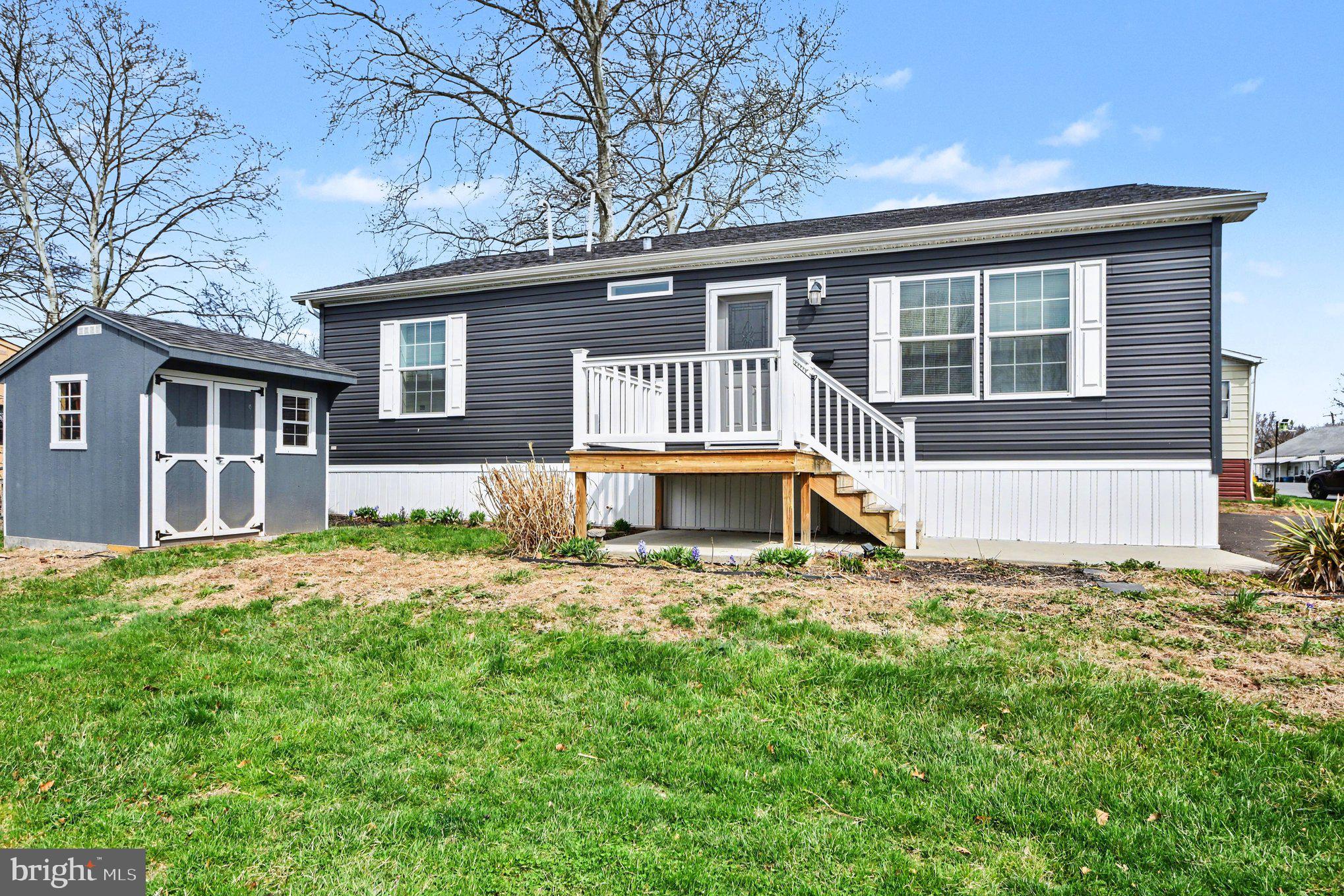 215 Green Hl Dr  