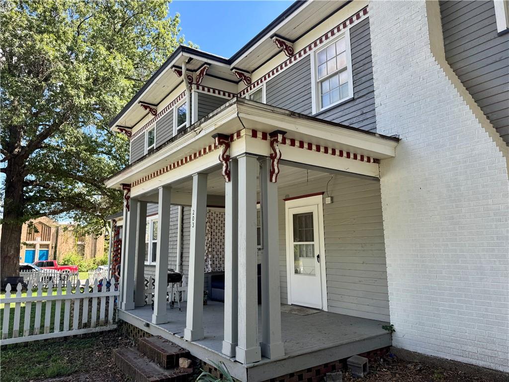 203 W Arch & 304 S Main Street