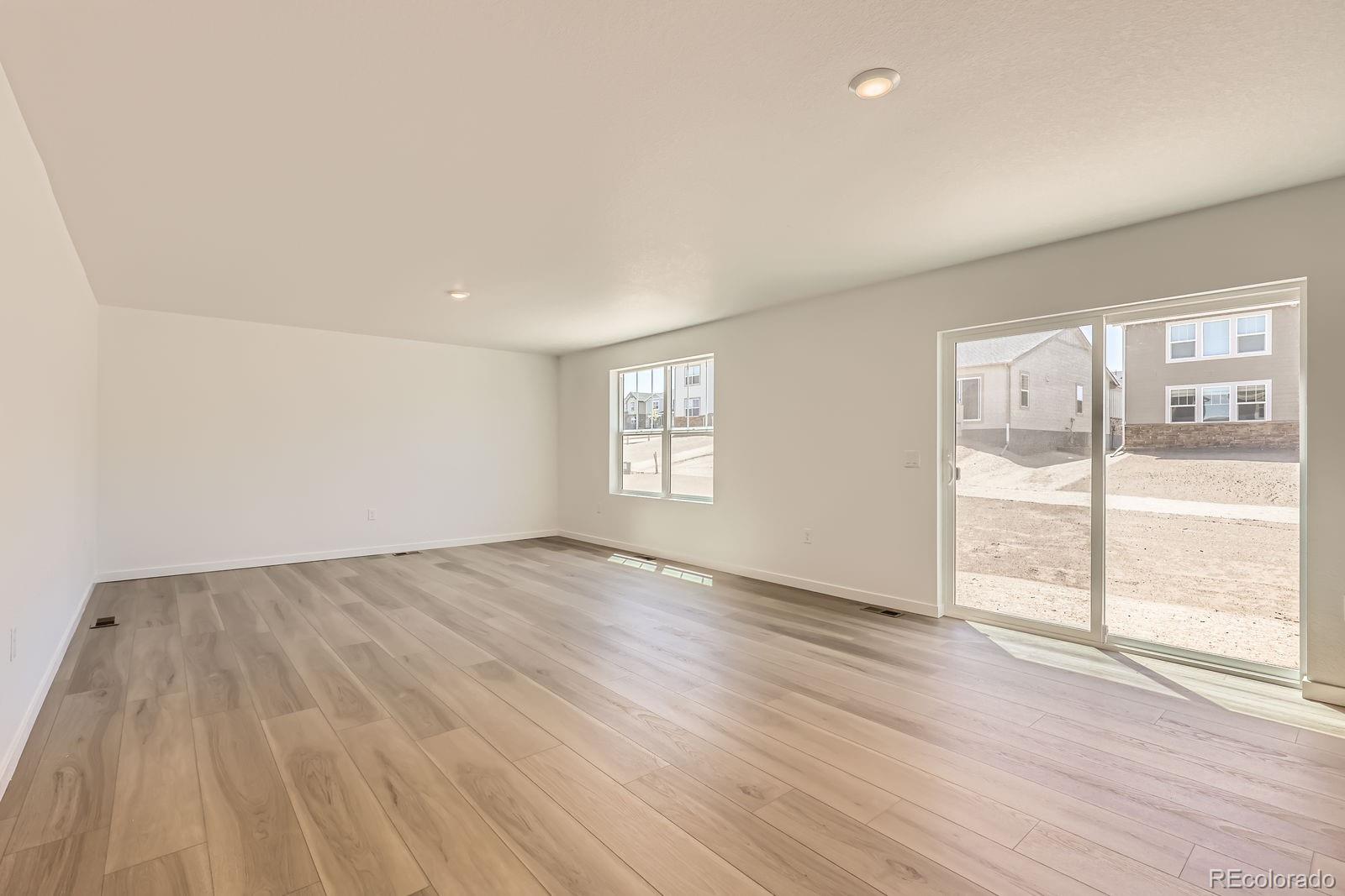 21996 E 39th Place