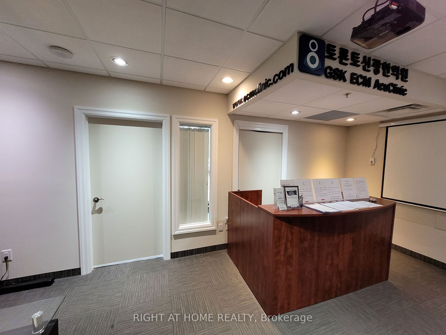 4750 Yonge St 316