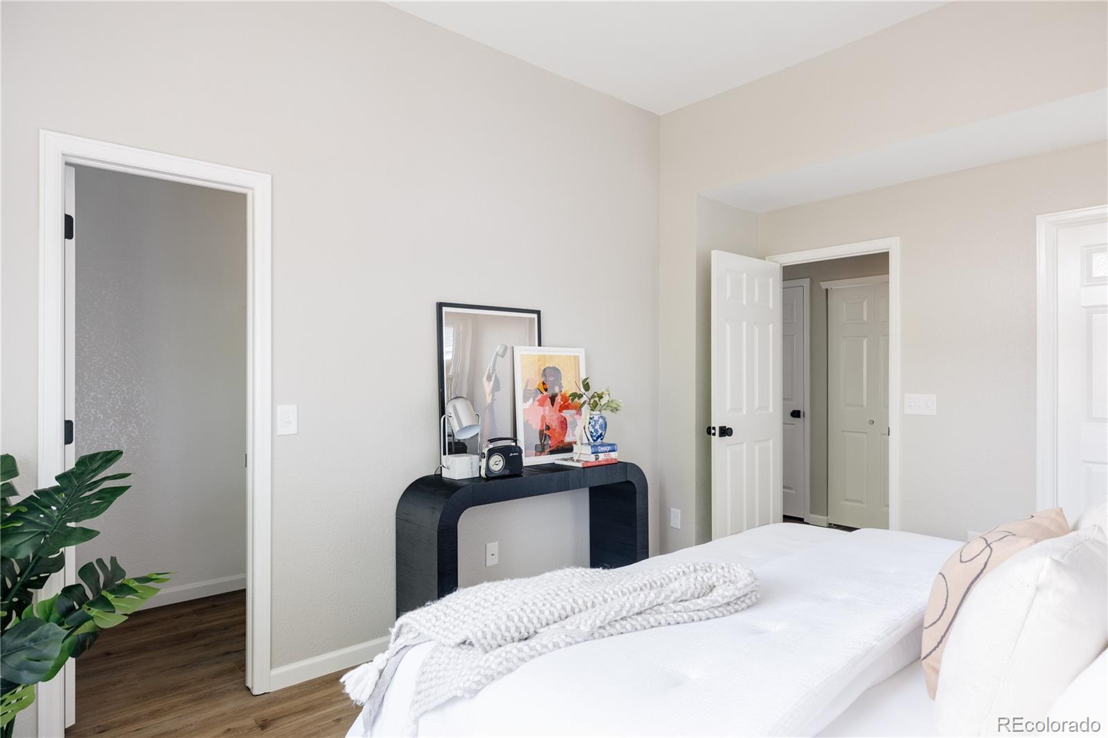 323 W 114th Way