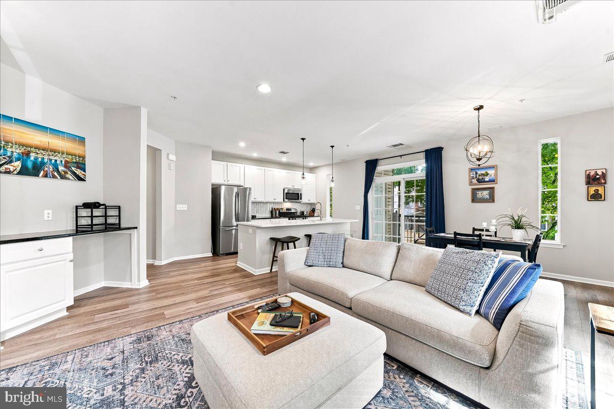 350 W Elm Street 3206