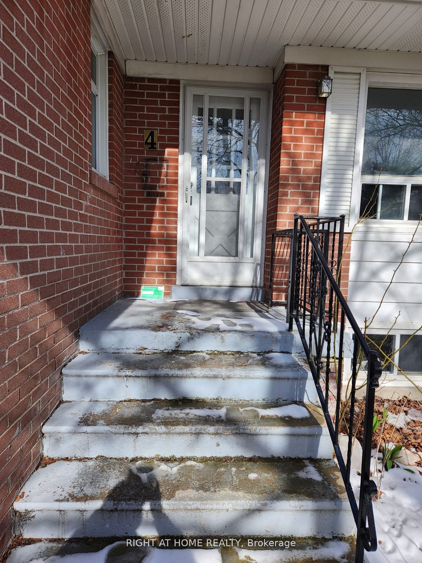 4 Stanley Crt (Upper)