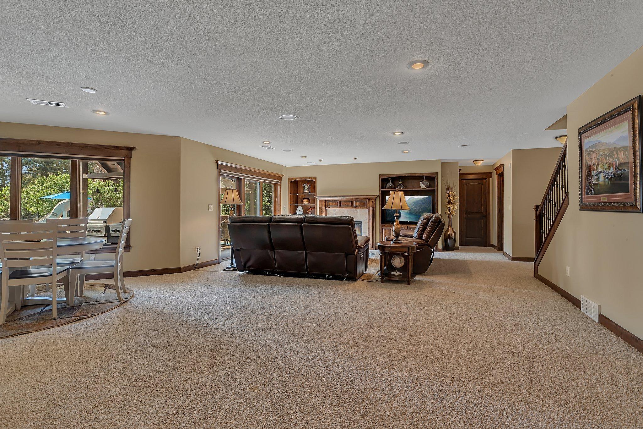 2255 Chelmsford Lane