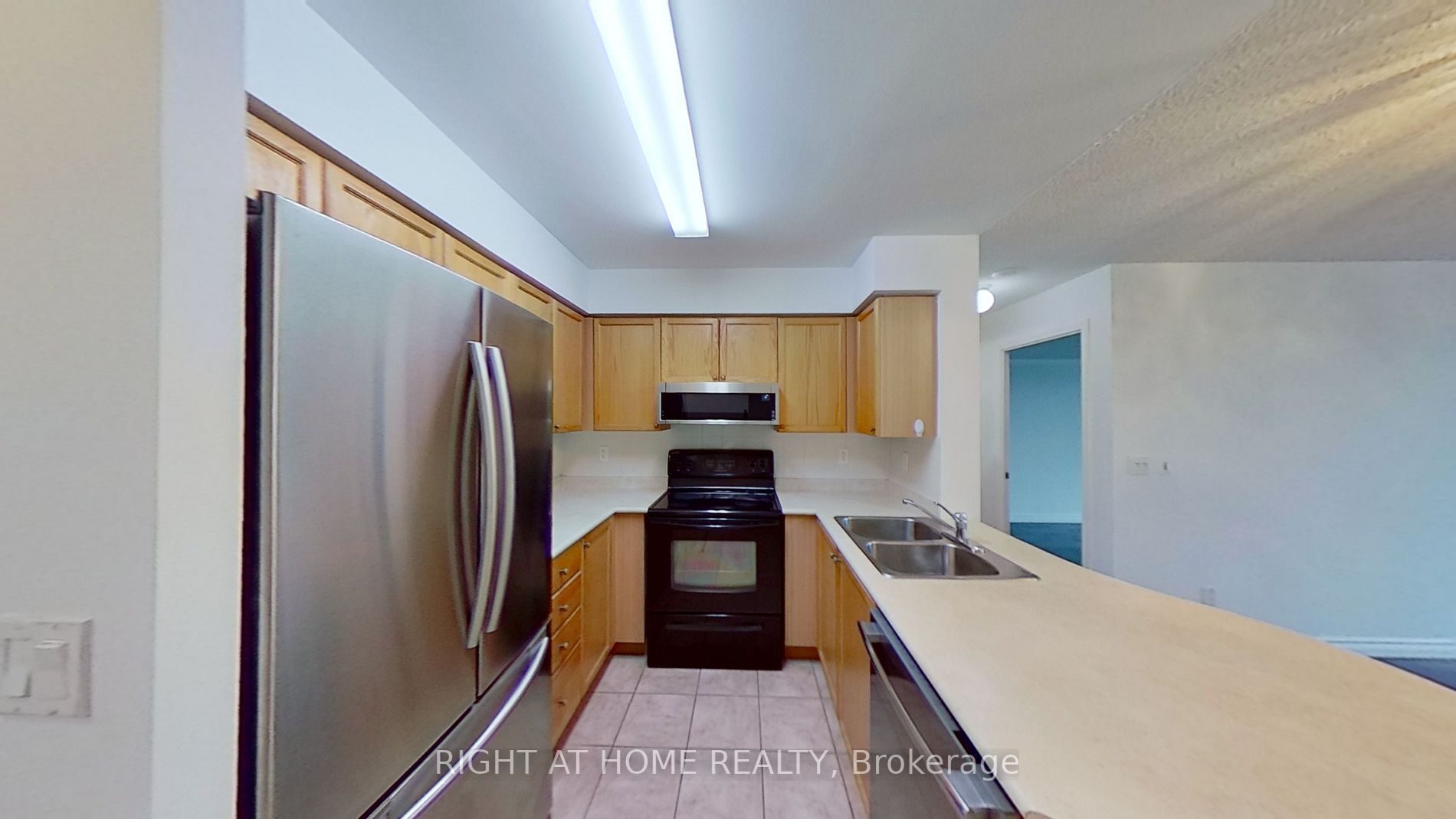 11 Oneida Cres 401