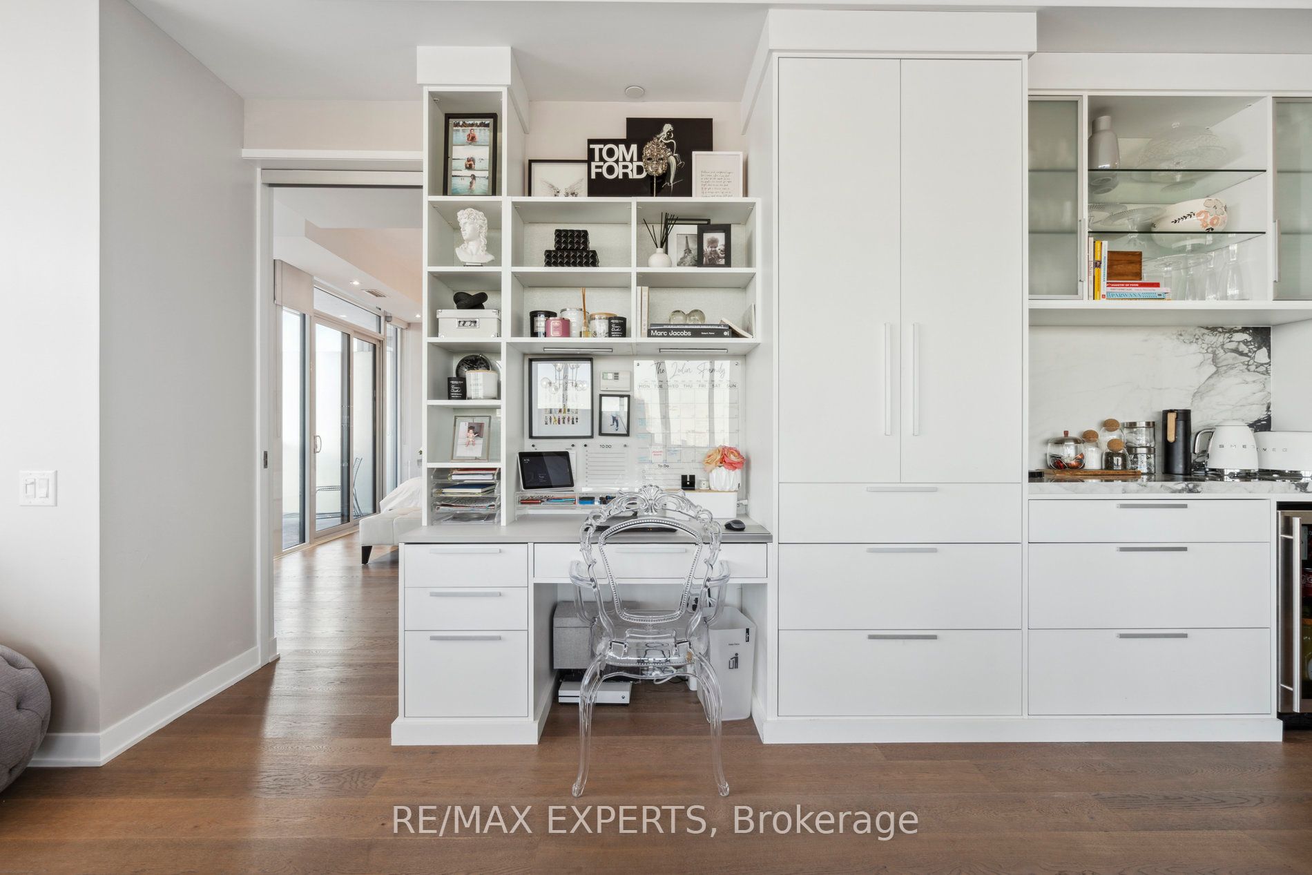 90 Park Lawn Rd PH-3007