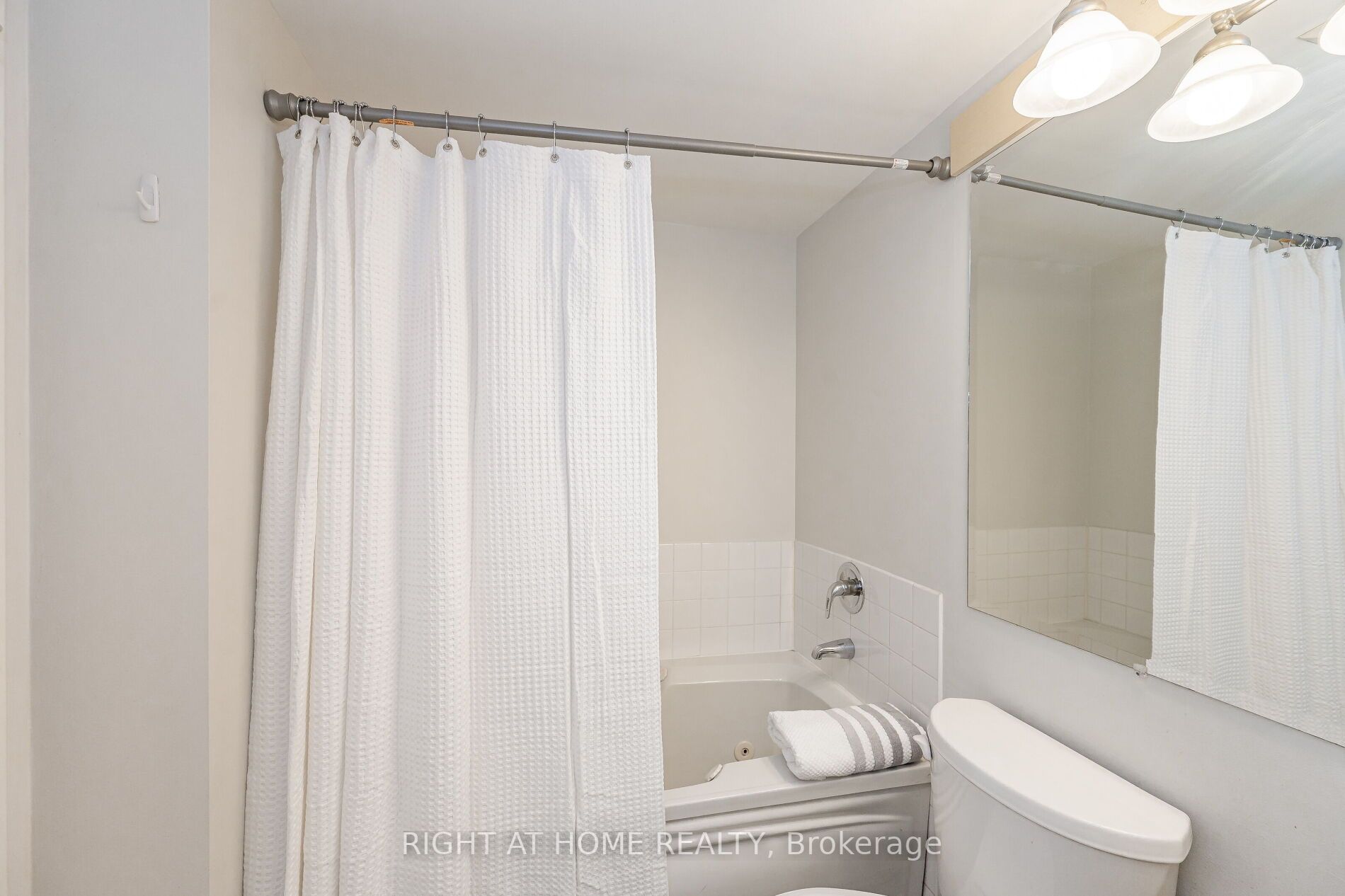 45 Kingsbridge Garden Circ 503