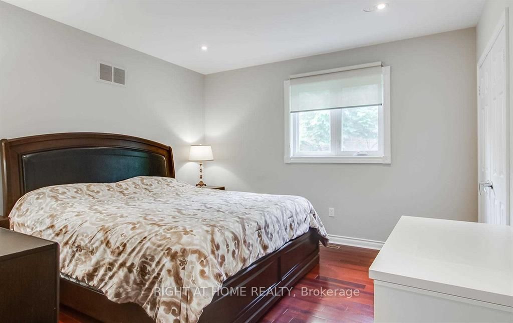 6 Dewbourne Ave