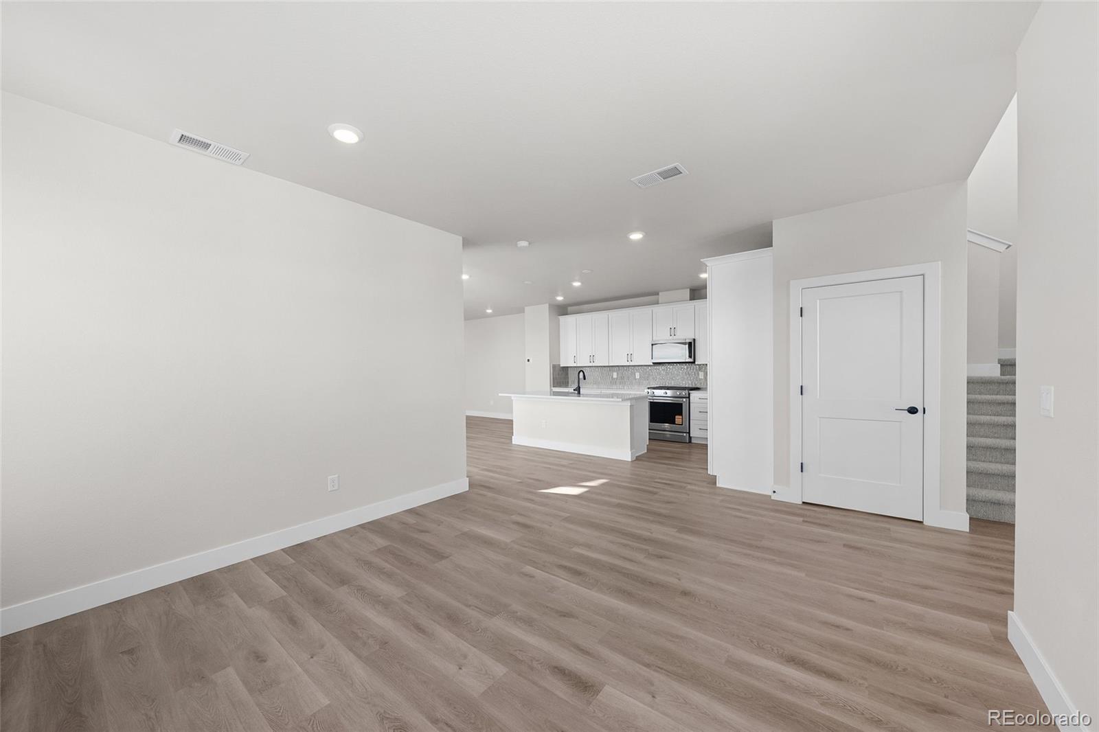 8737 Whiteclover Street