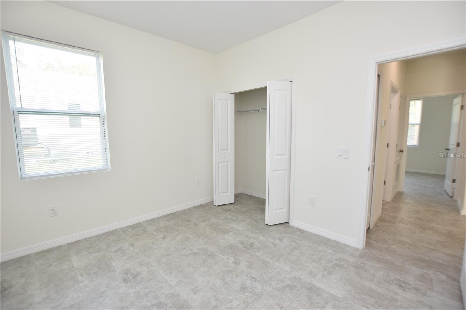 206 W Crescent Drive