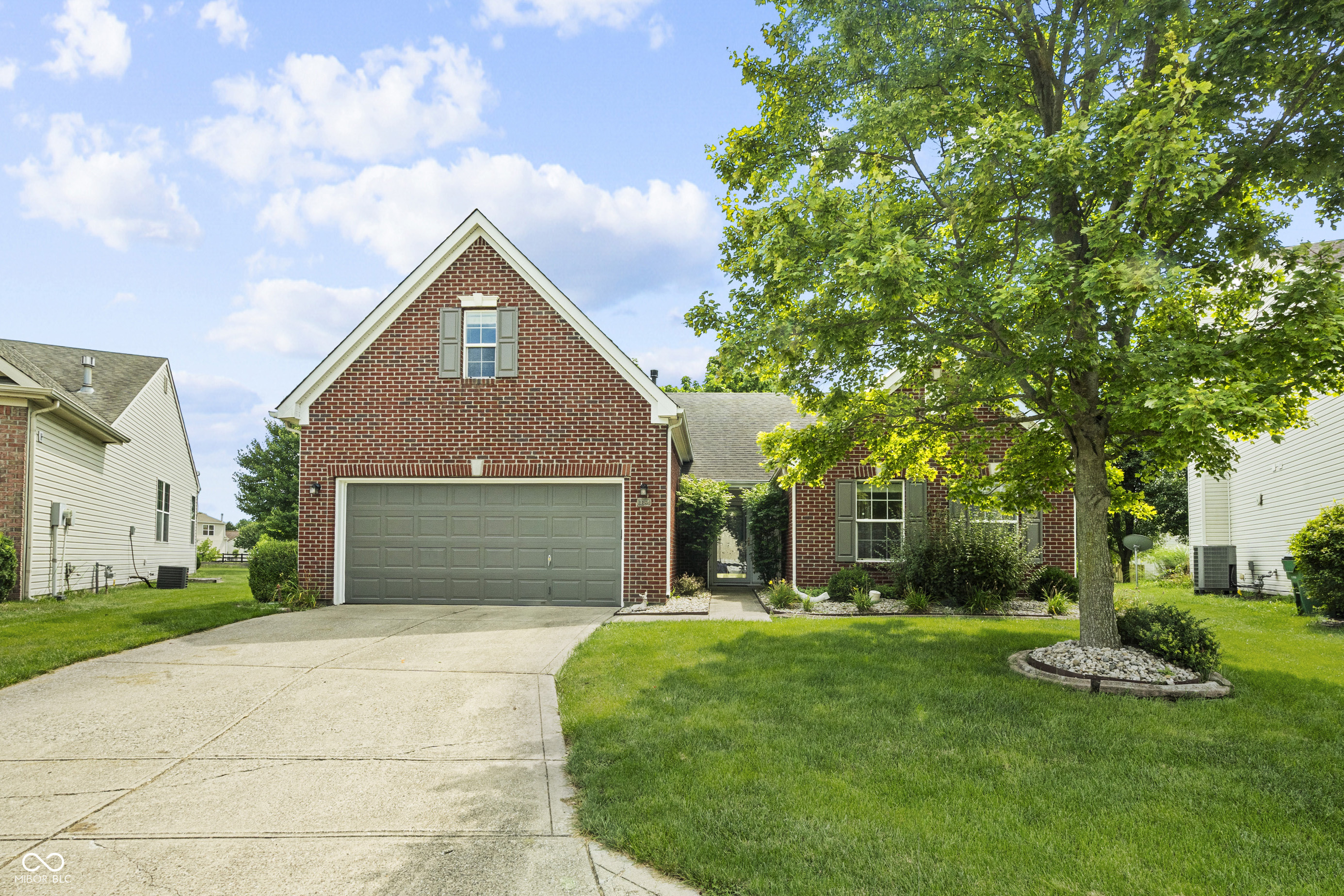 6684 Amherst