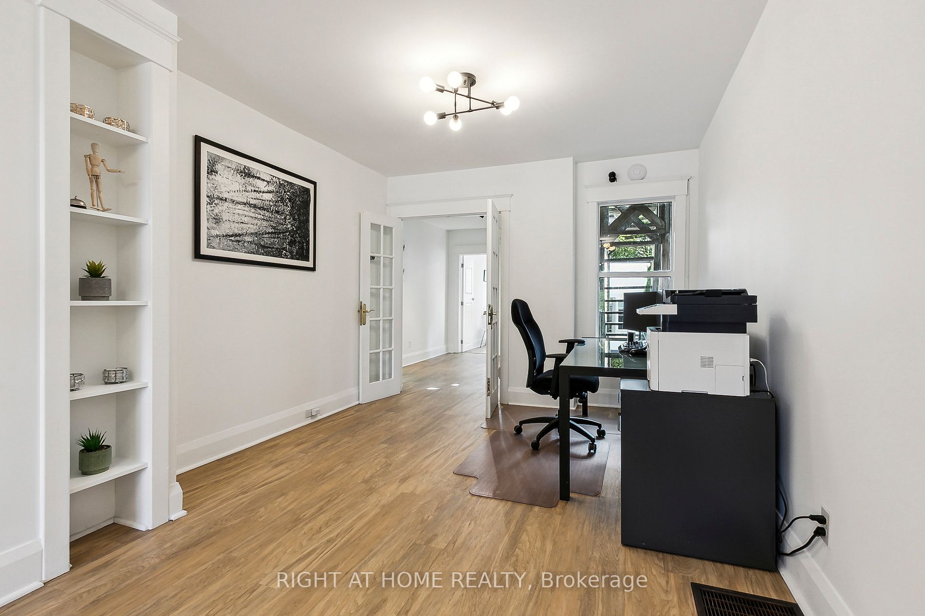 1055 Woodbine Ave