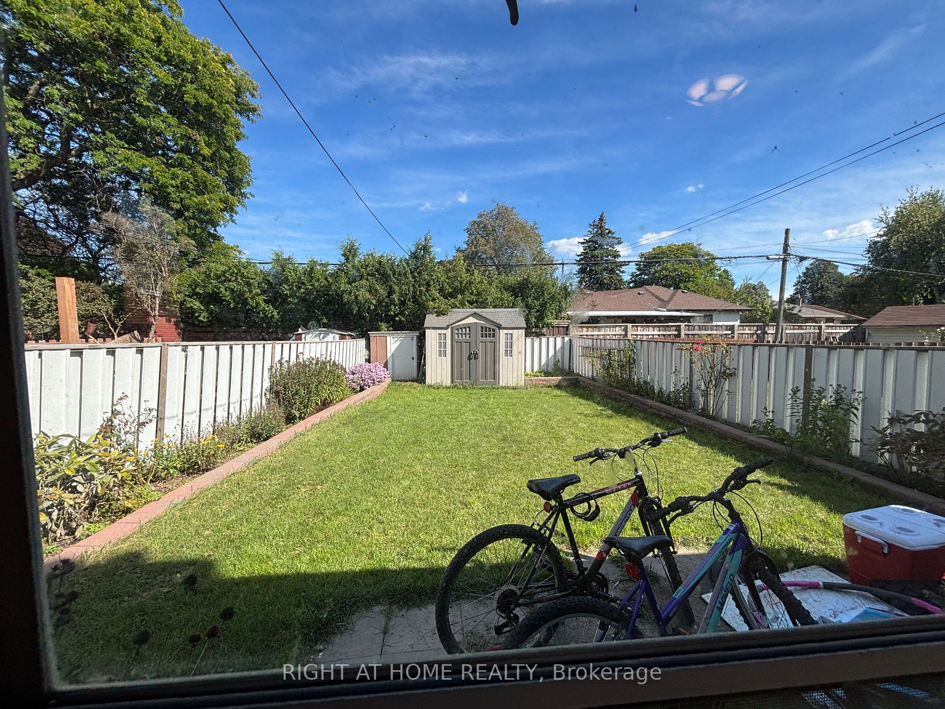 242 Roywood Dr