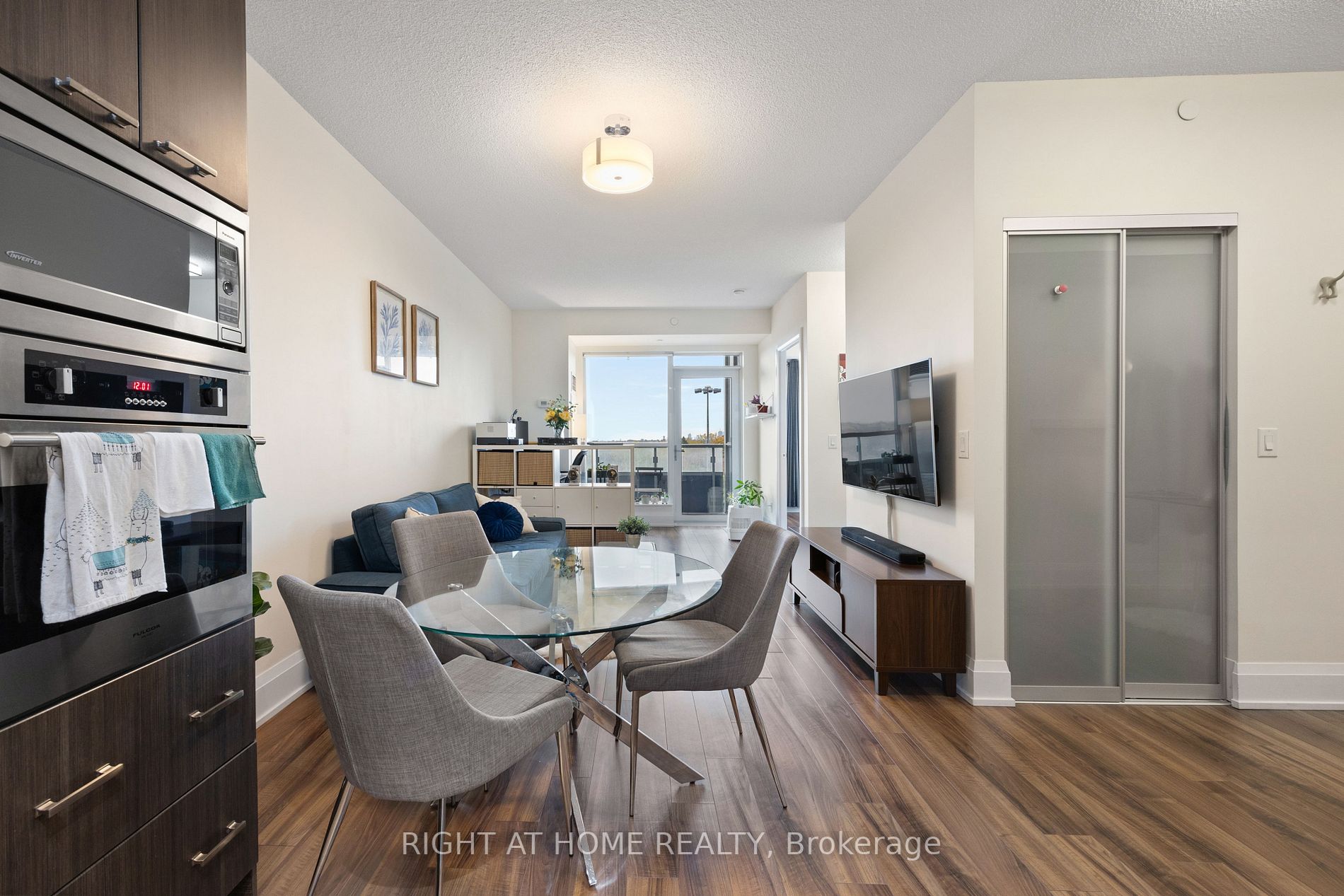 120 Harrison Garden Blvd 908