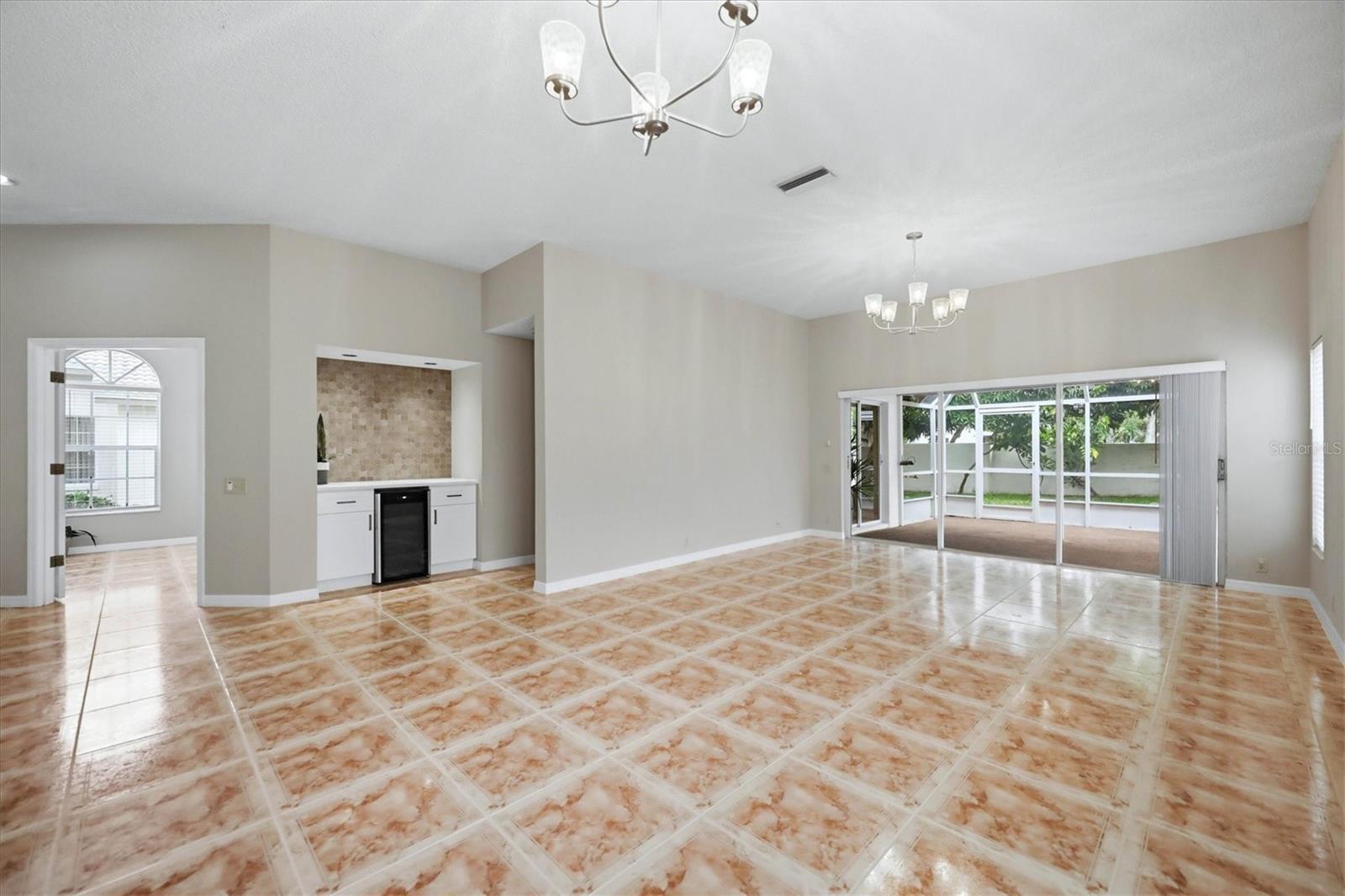 4738 Dundee Drive