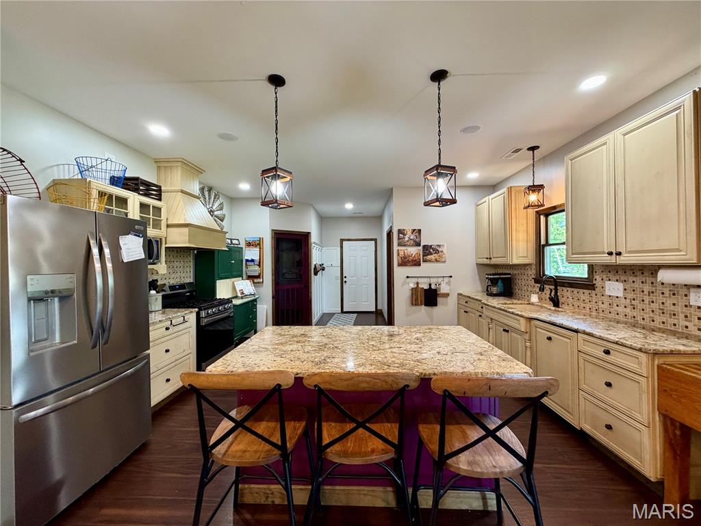 11120 W Lakeshore