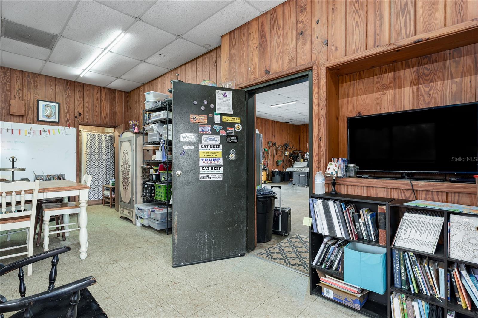 1126 & 1144 County Road 665