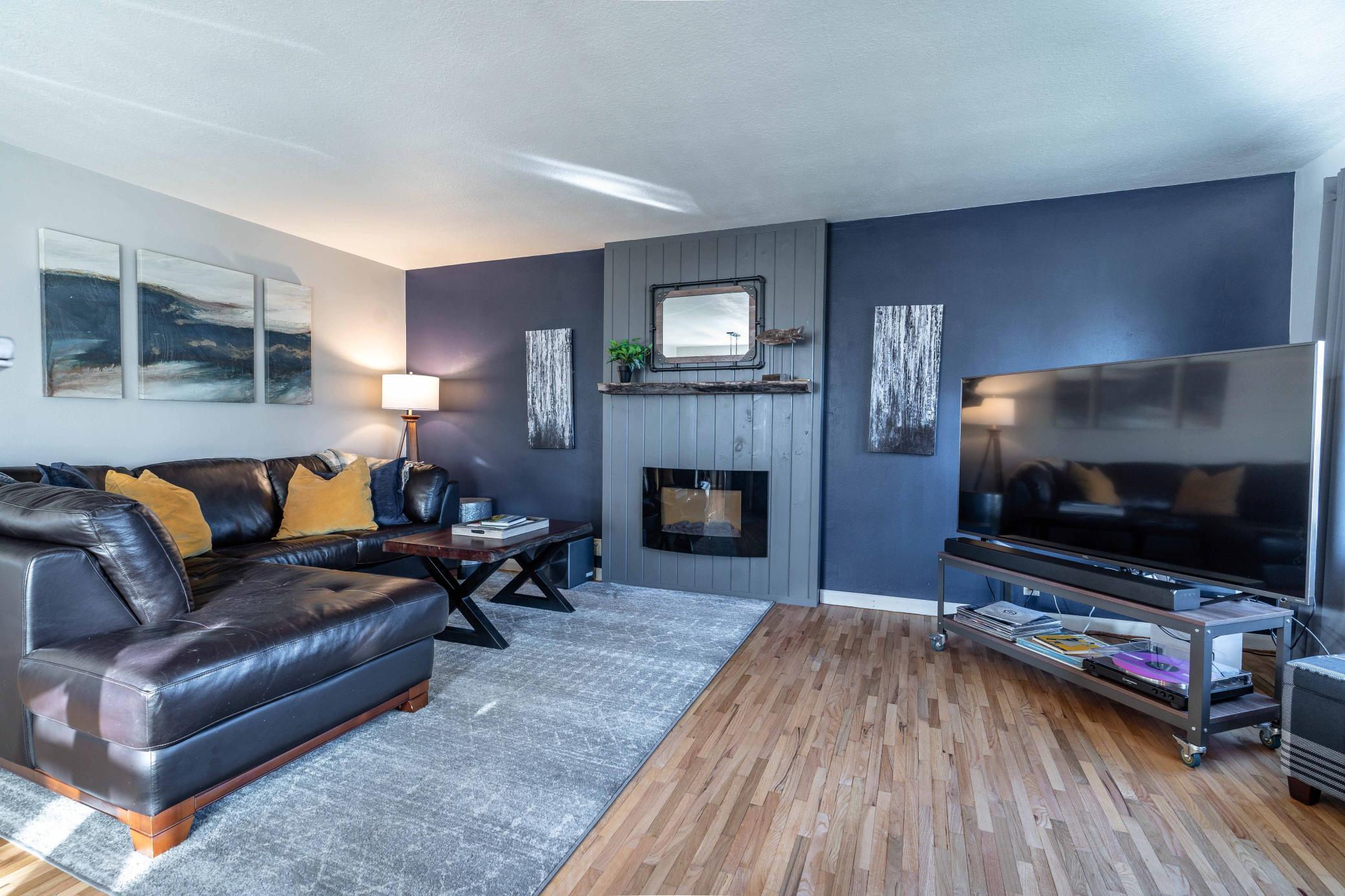 509 W Douglas Avenue