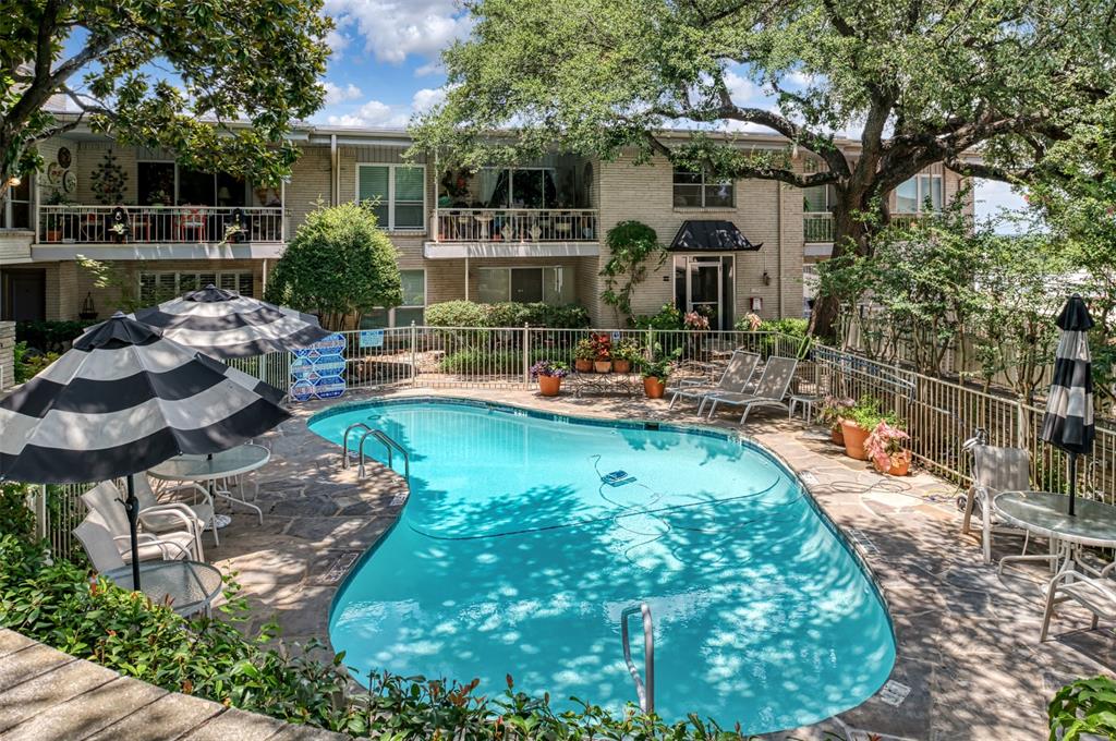 2301 Ridgmar Plaza 8