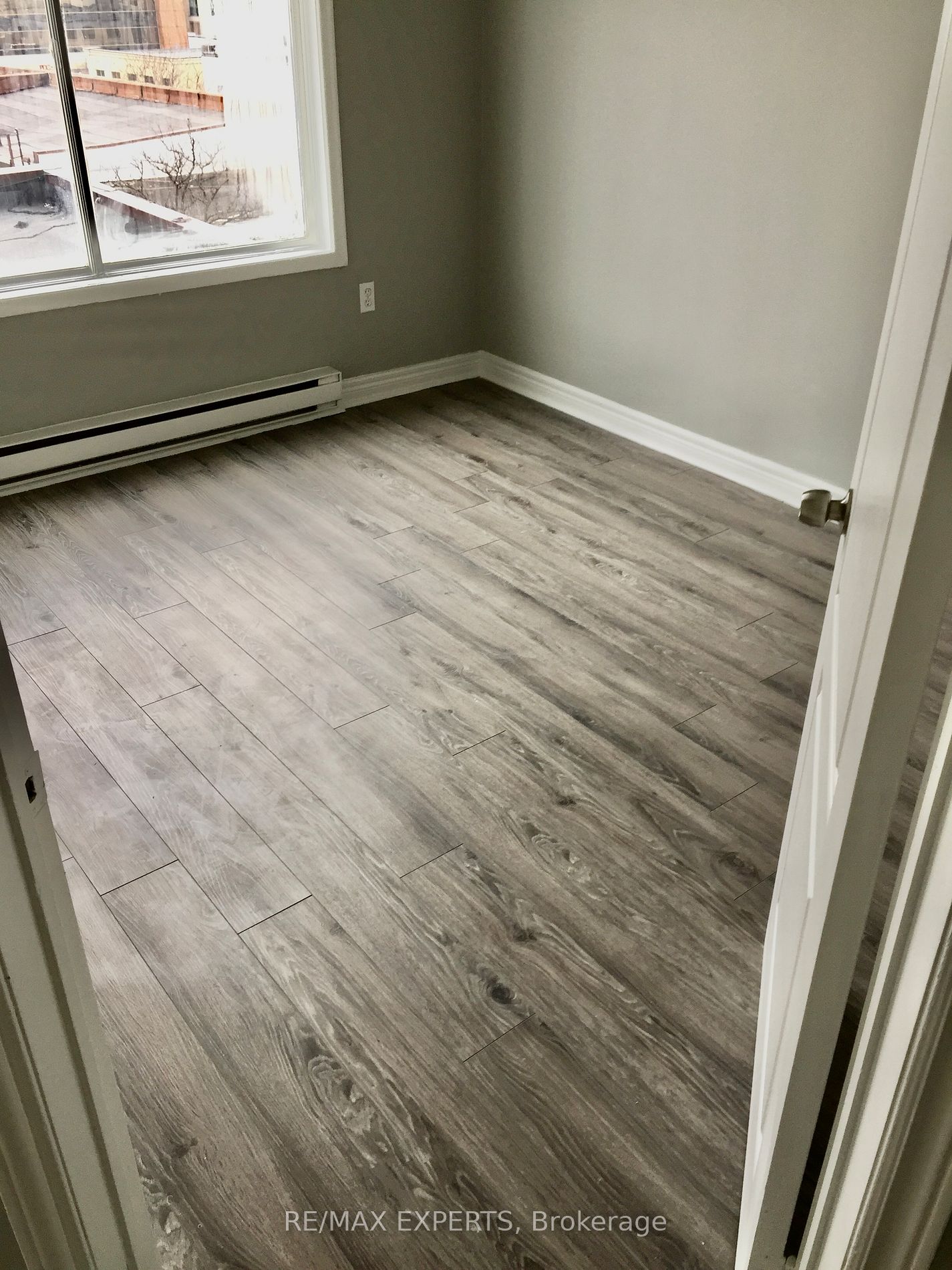8 S Main St 402