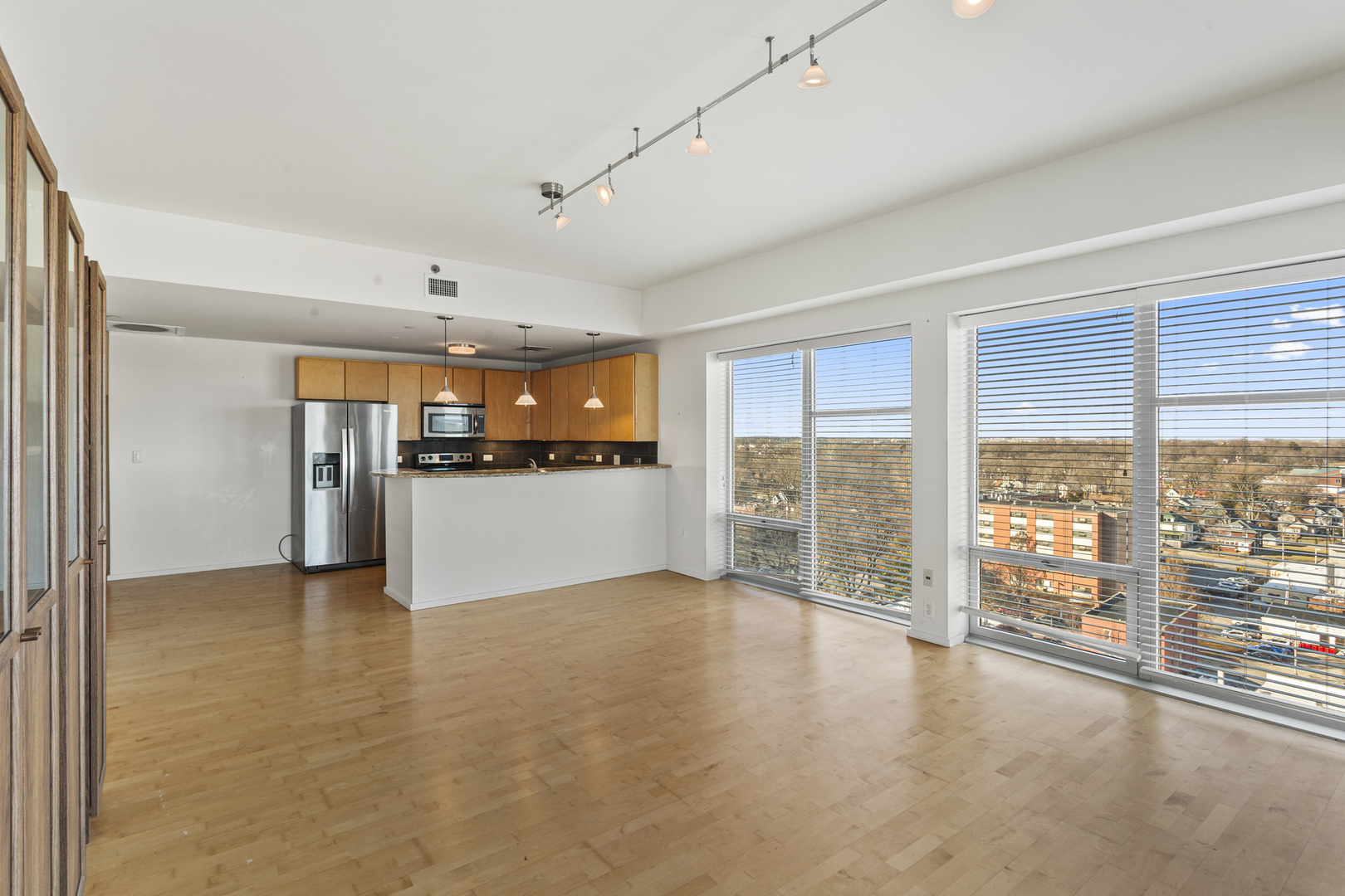 301 N Neil Street 904