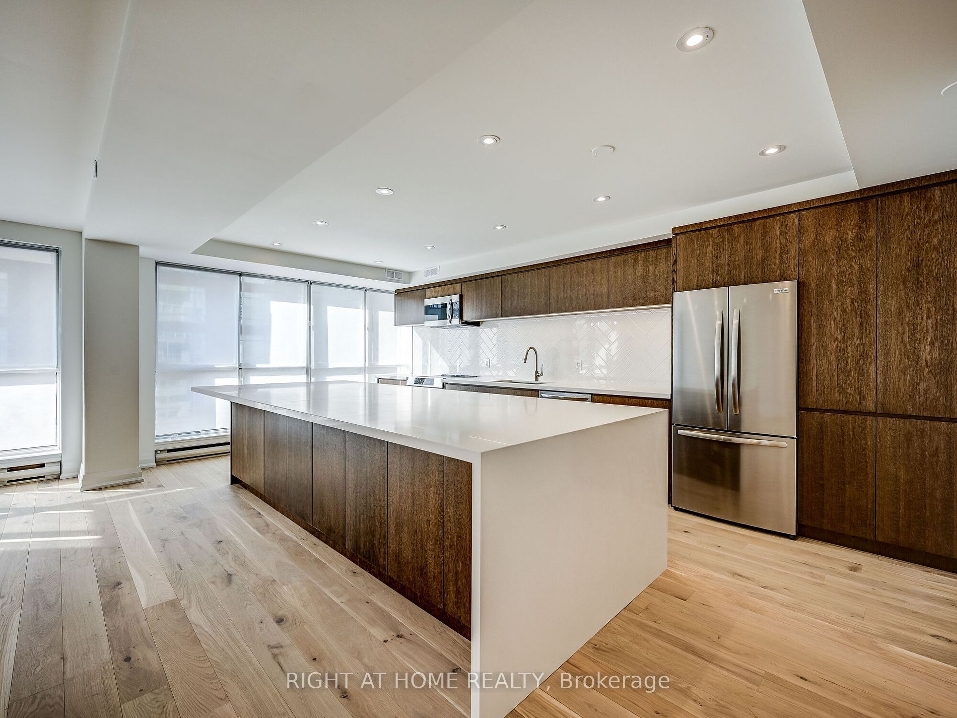 480 W Queens Quay 402W