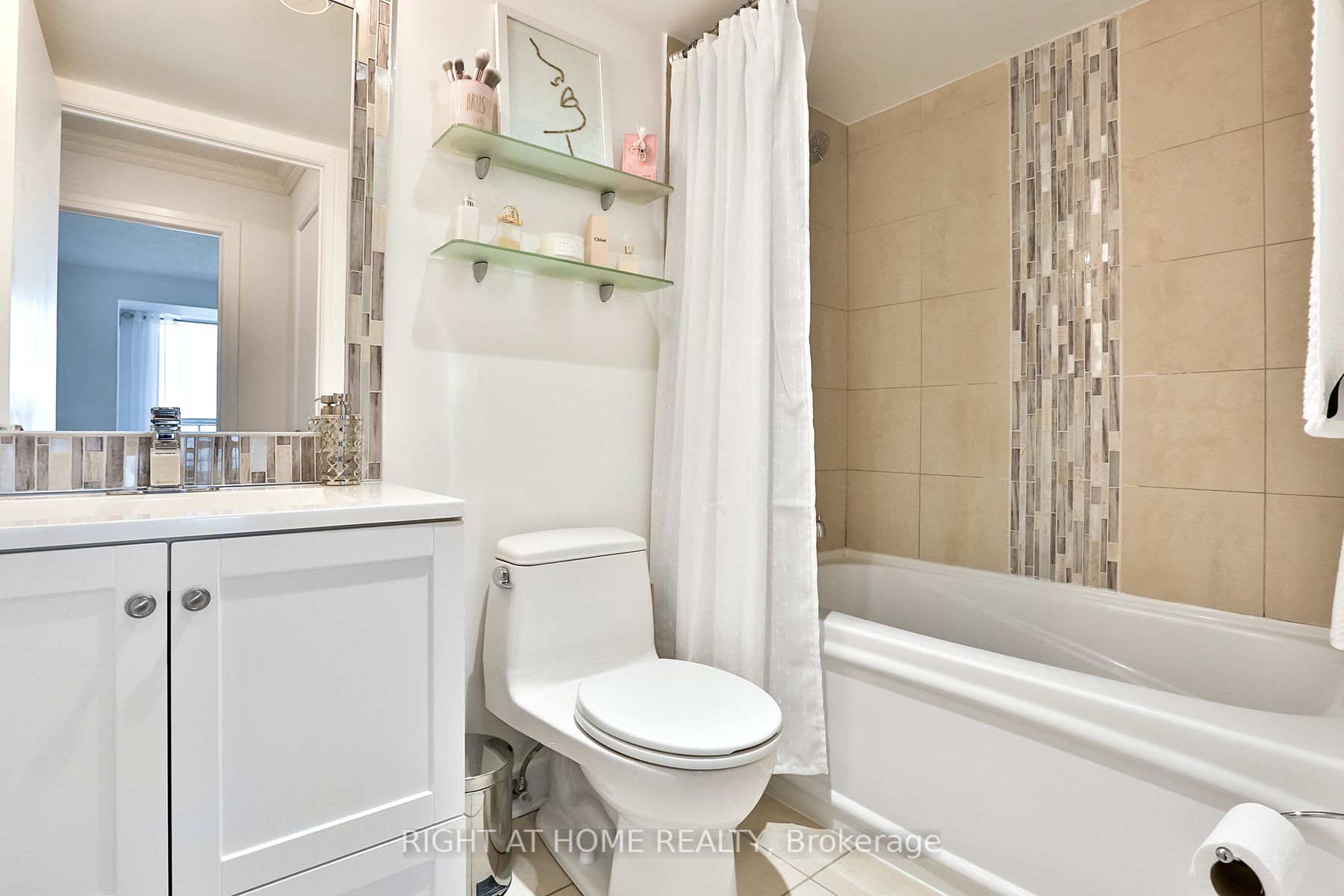 16 Harrison Garden Blvd 1112