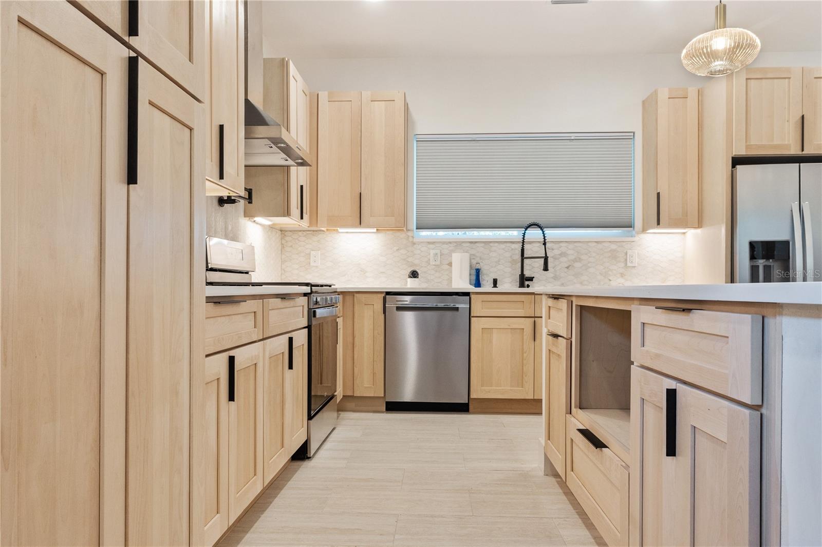 2727 W Chestnut Street