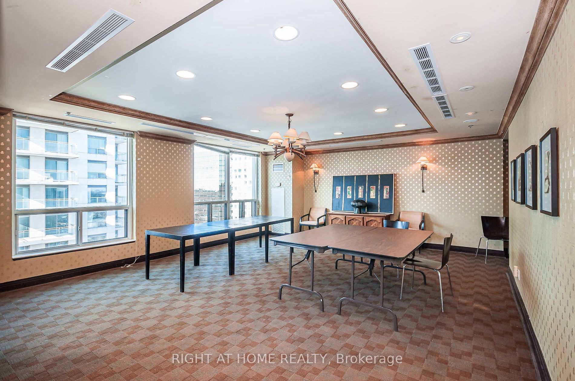 188 Doris Ave 2103