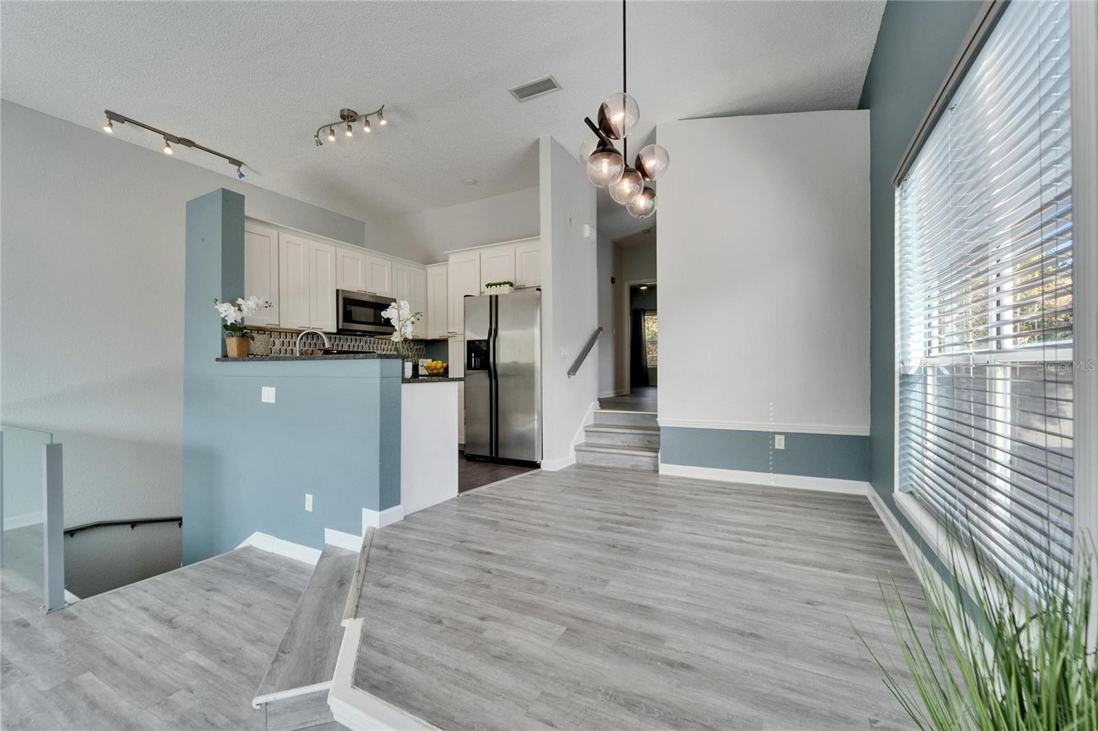 615 Tropical Breeze Way