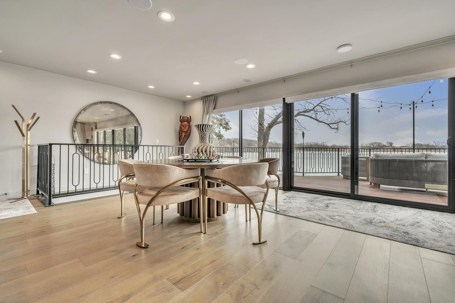 1001 Oak Place
