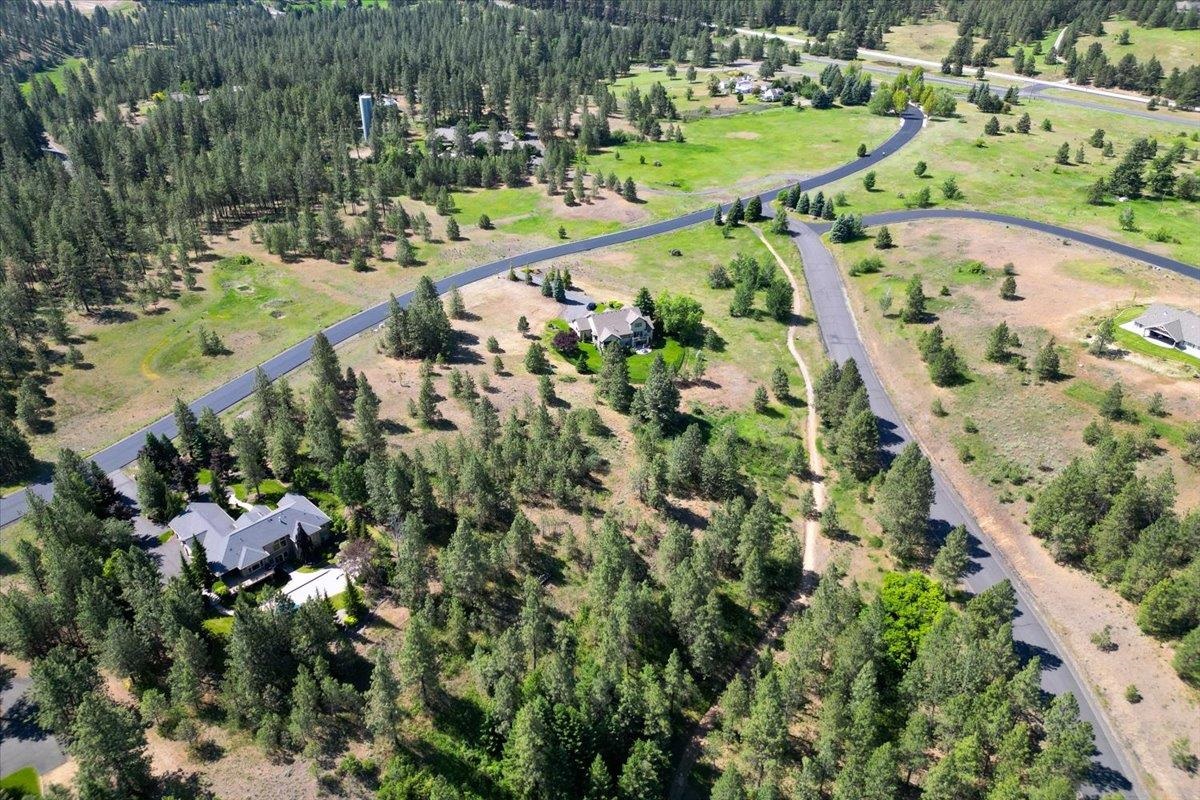 1305 E Wildflower Ln