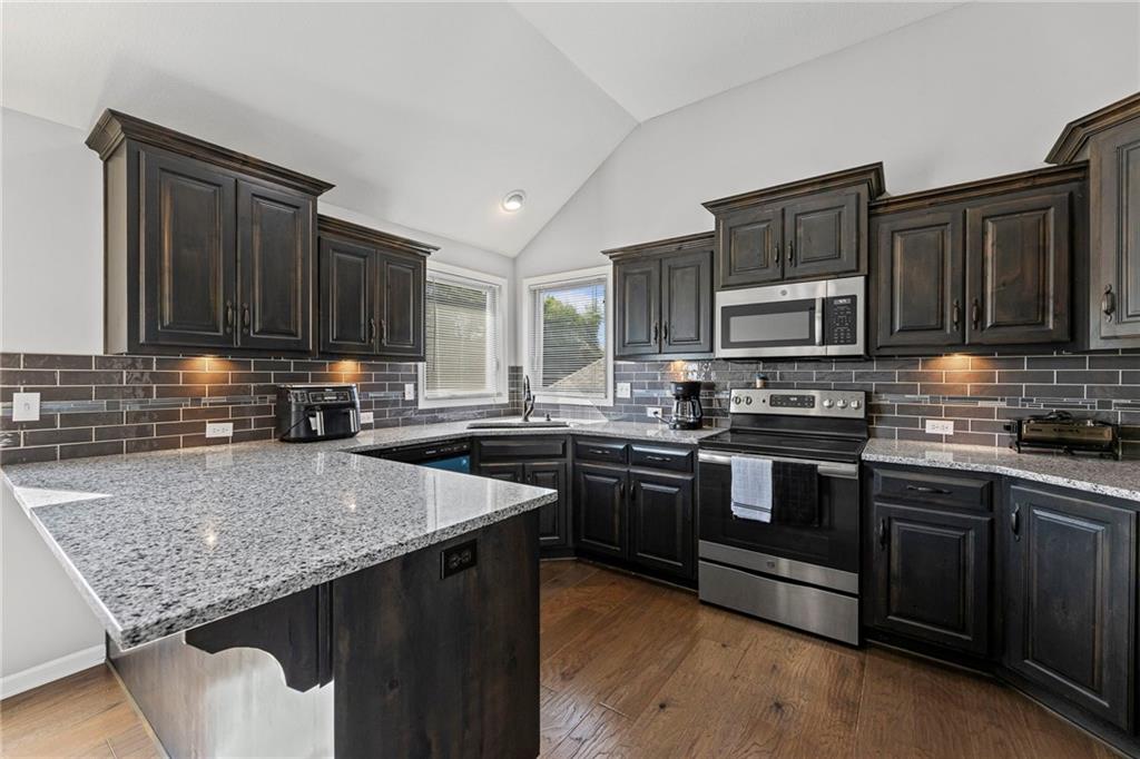 6720 N Cypress Avenue