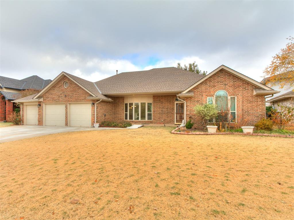 Move-in ready and packed with upgrades! This stunning 3-bed, 2.5-bath home features dual living and dining areas, perfect for today’s lifestyle. The heart of the home is the beautifully updated kitchen with sleek granite counters, tons of cabinet space, and stainless appliances. Enjoy the smart layout with a luxurious primary suite and two secondary bedrooms connected by a stylish Jack-and-Jill bath. But the real showstopper? The expansive backyard complete with a majestic pecan tree, plenty of room to play, and a detached storage building. Plus, the unique drive-through garage offers unmatched convenience for backyard access. Don’t miss out — call now for your private showing!