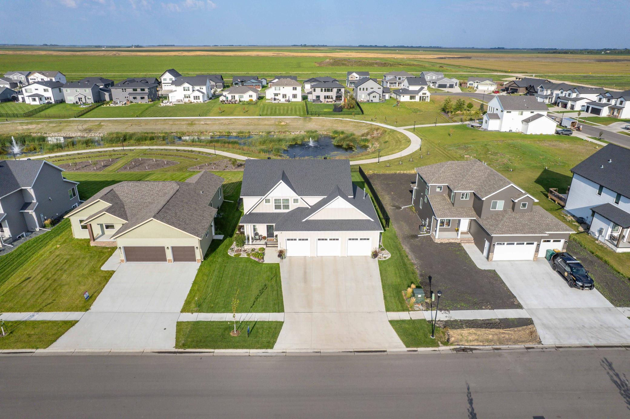 8825 Meadowlark Parkway