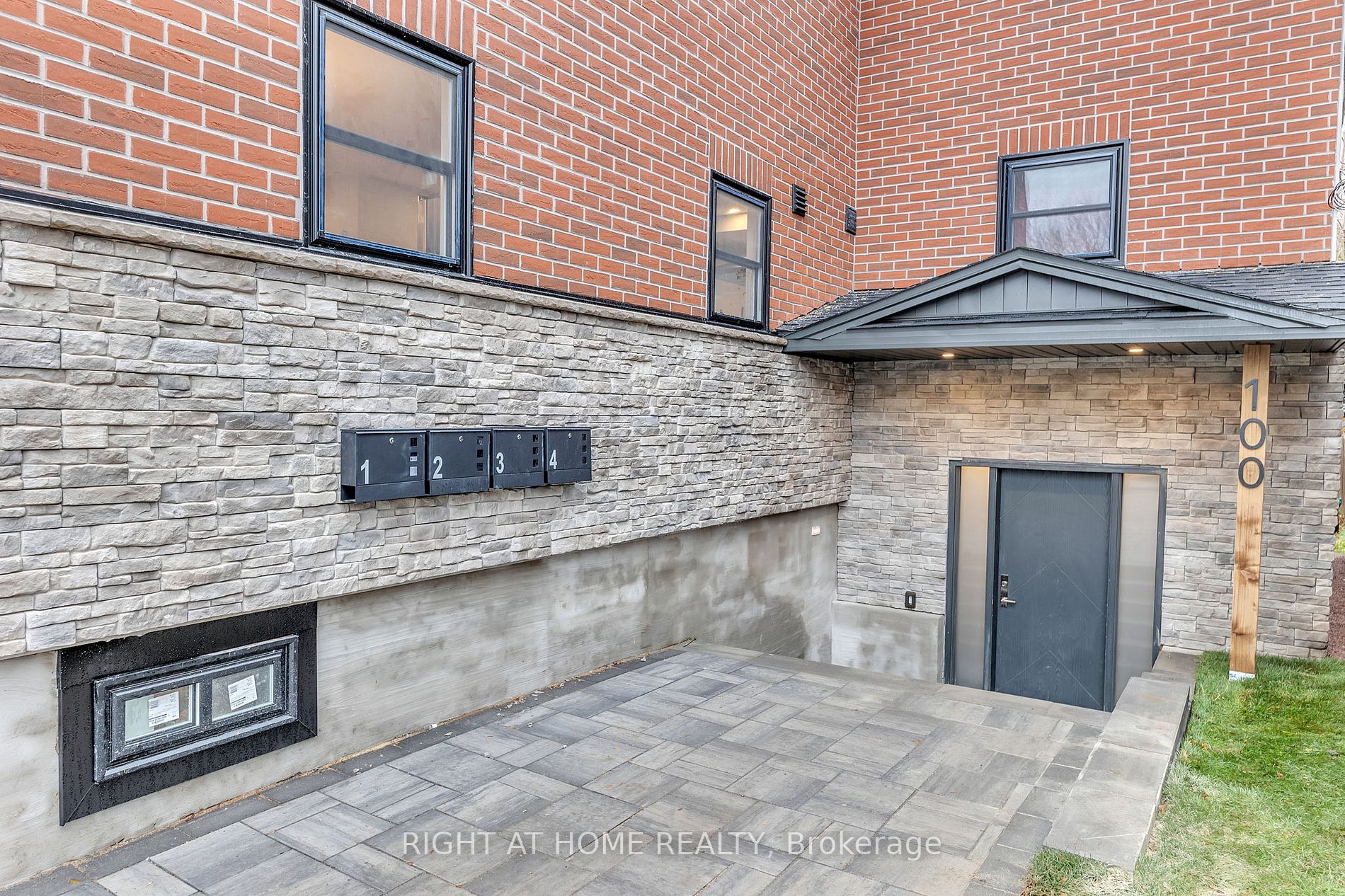 100 Cromwell Ave 1