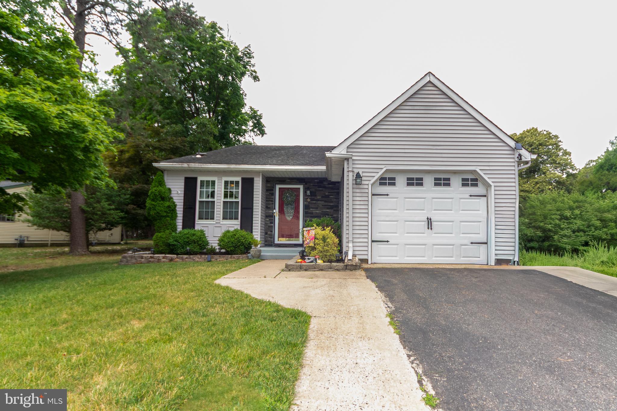 6 STONEHAM Pl  