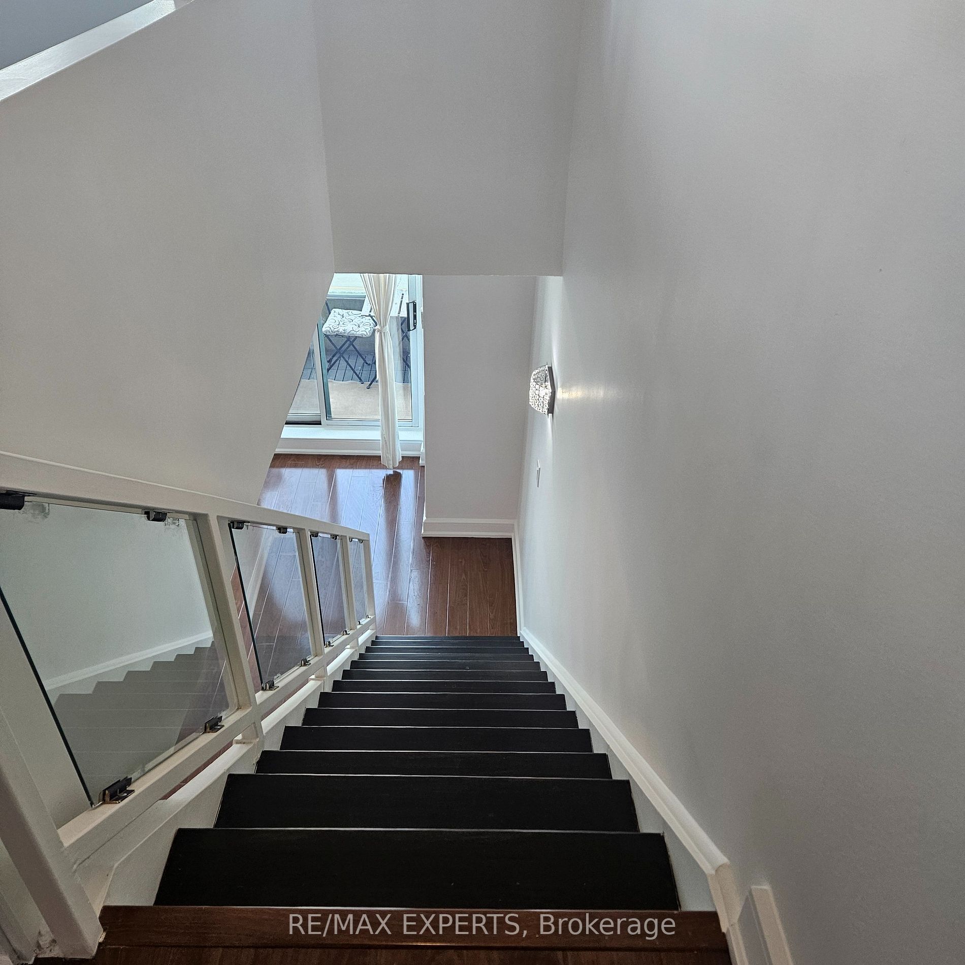 200 Manitoba St 426