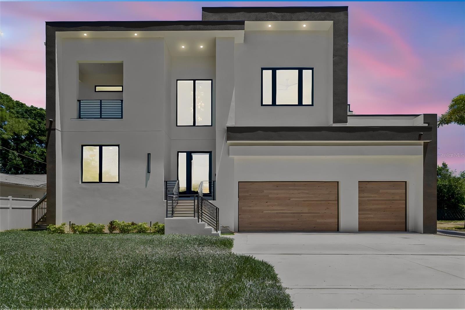 206 S Treasure Drive