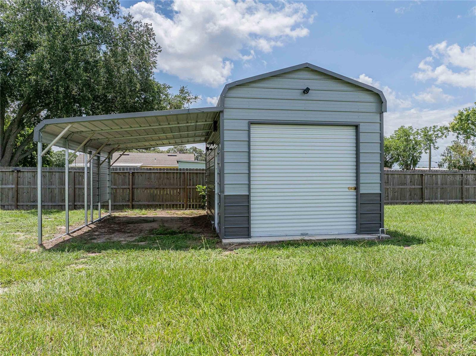 252 W Brookins Avenue