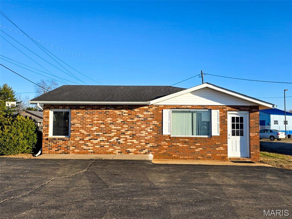 211 Lincoln Drive