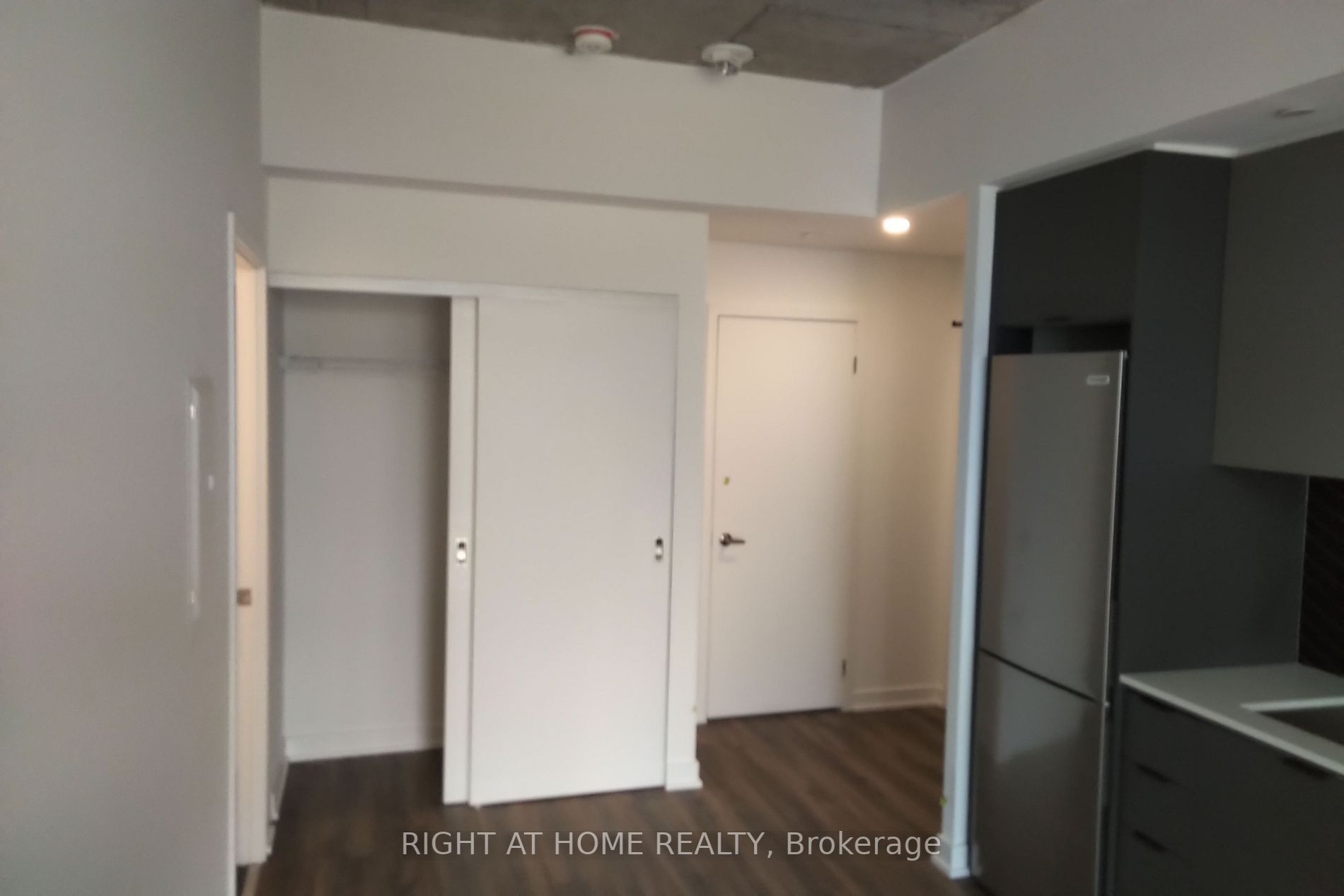 57 Brock Ave 514