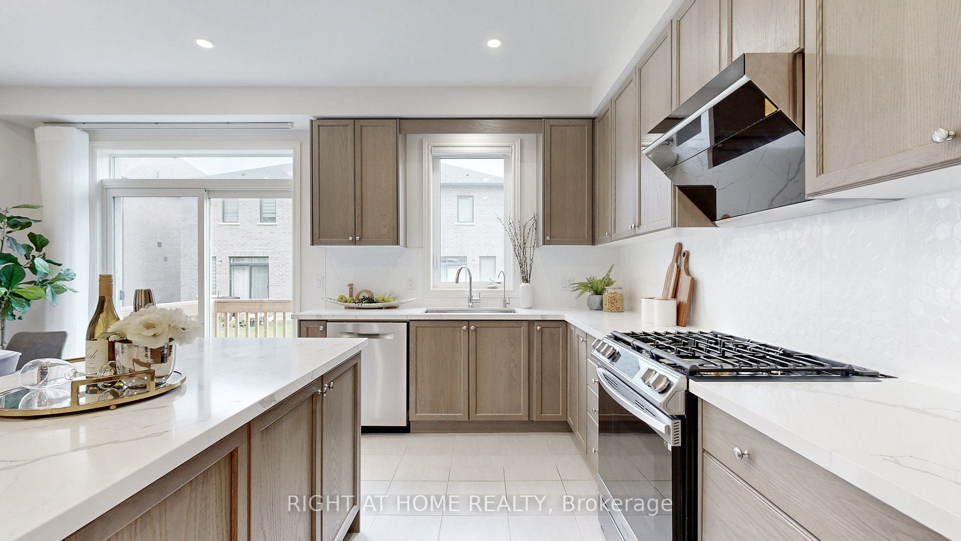 52 Crofting Cres