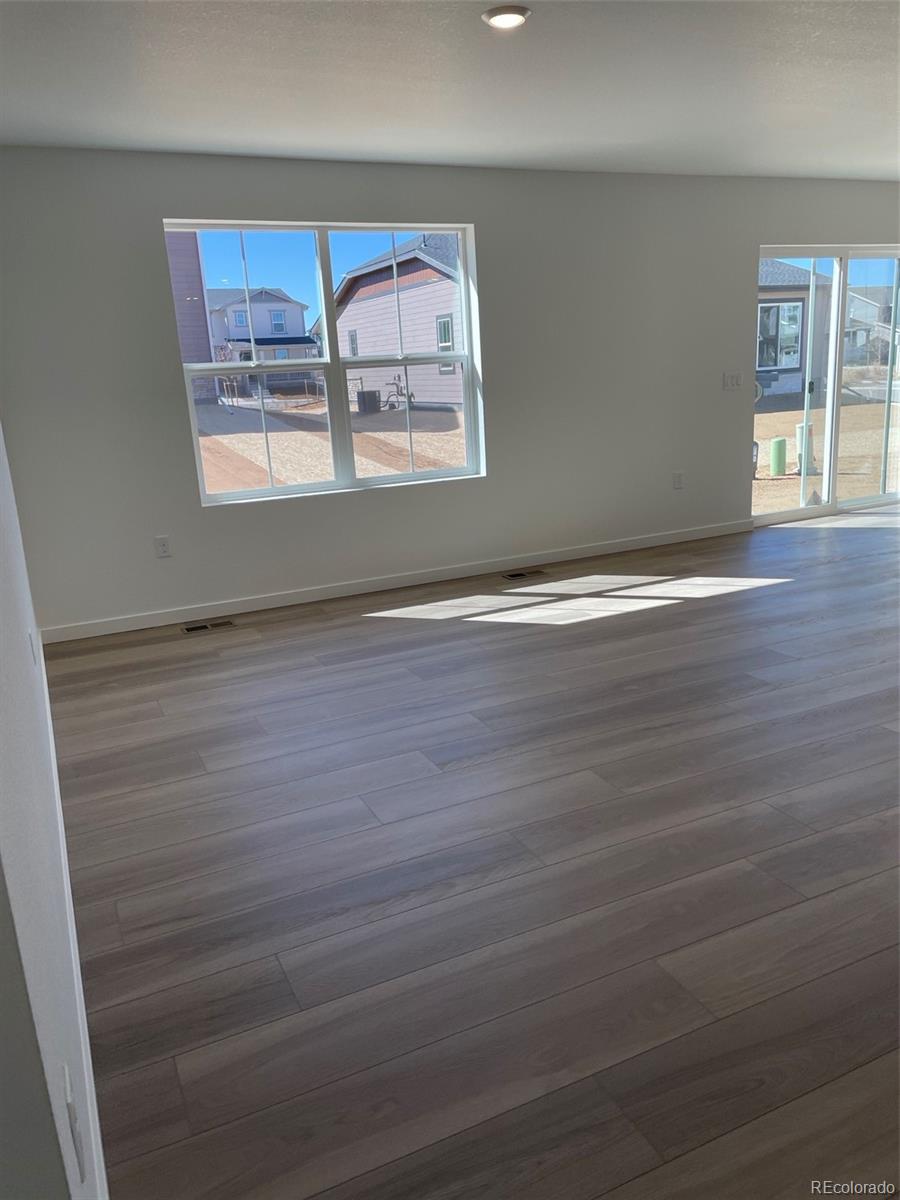 21966 E 39th Place